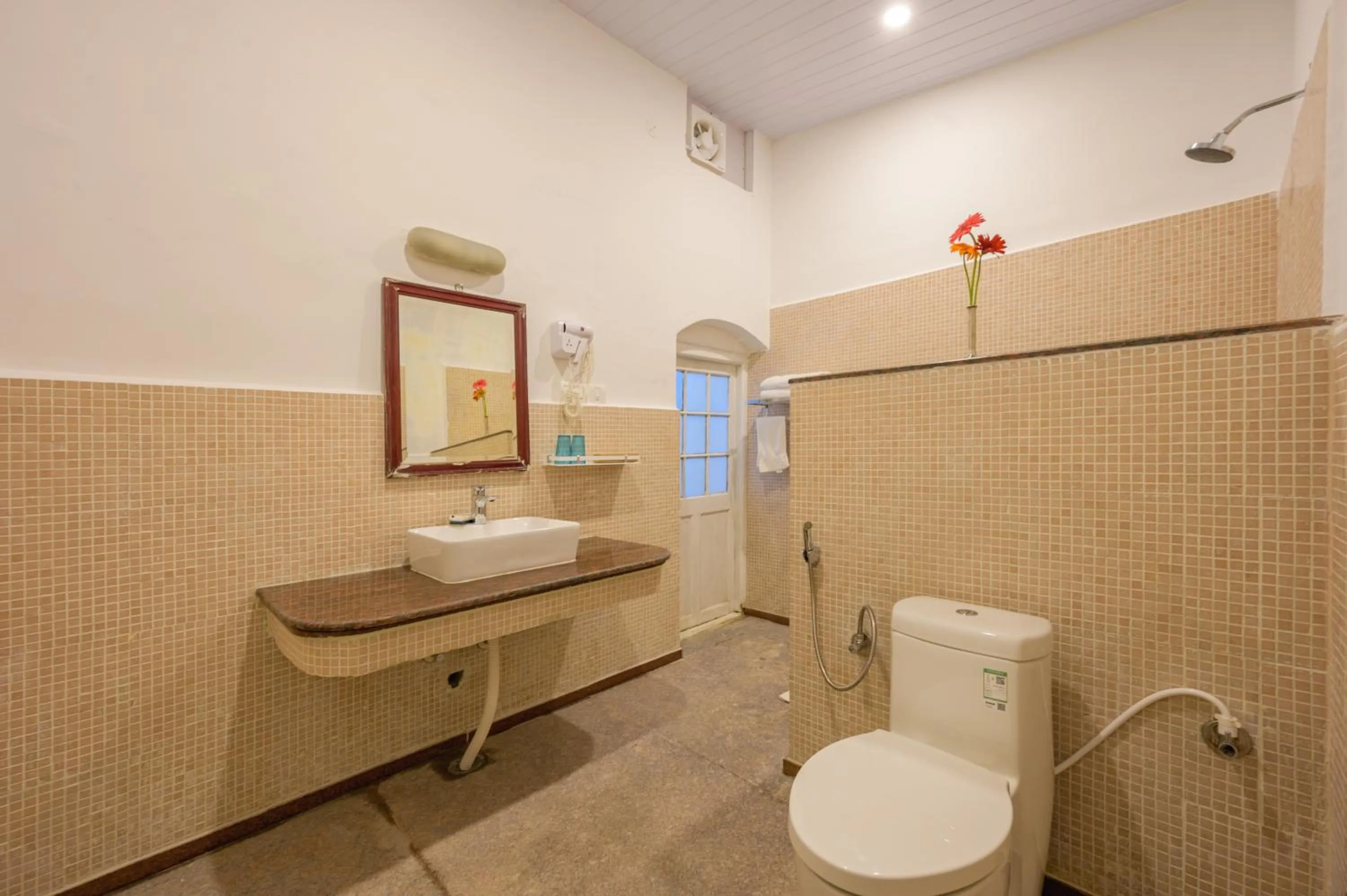 Shower in Neemrana's Wallwood Garden