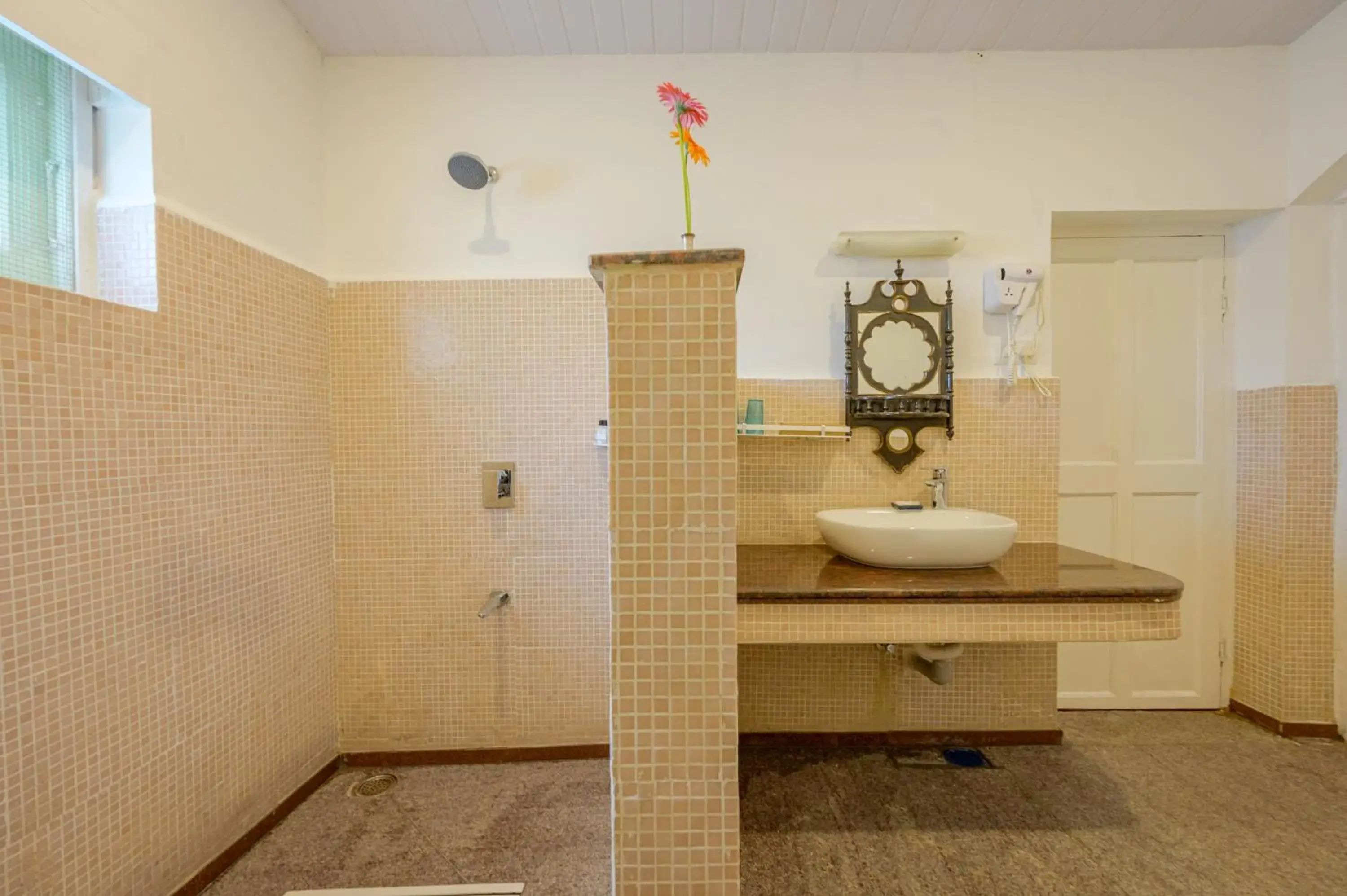 Heritage Romance in Neemrana's Wallwood Garden Heritage Romance in Neemrana's Wallwood Garden