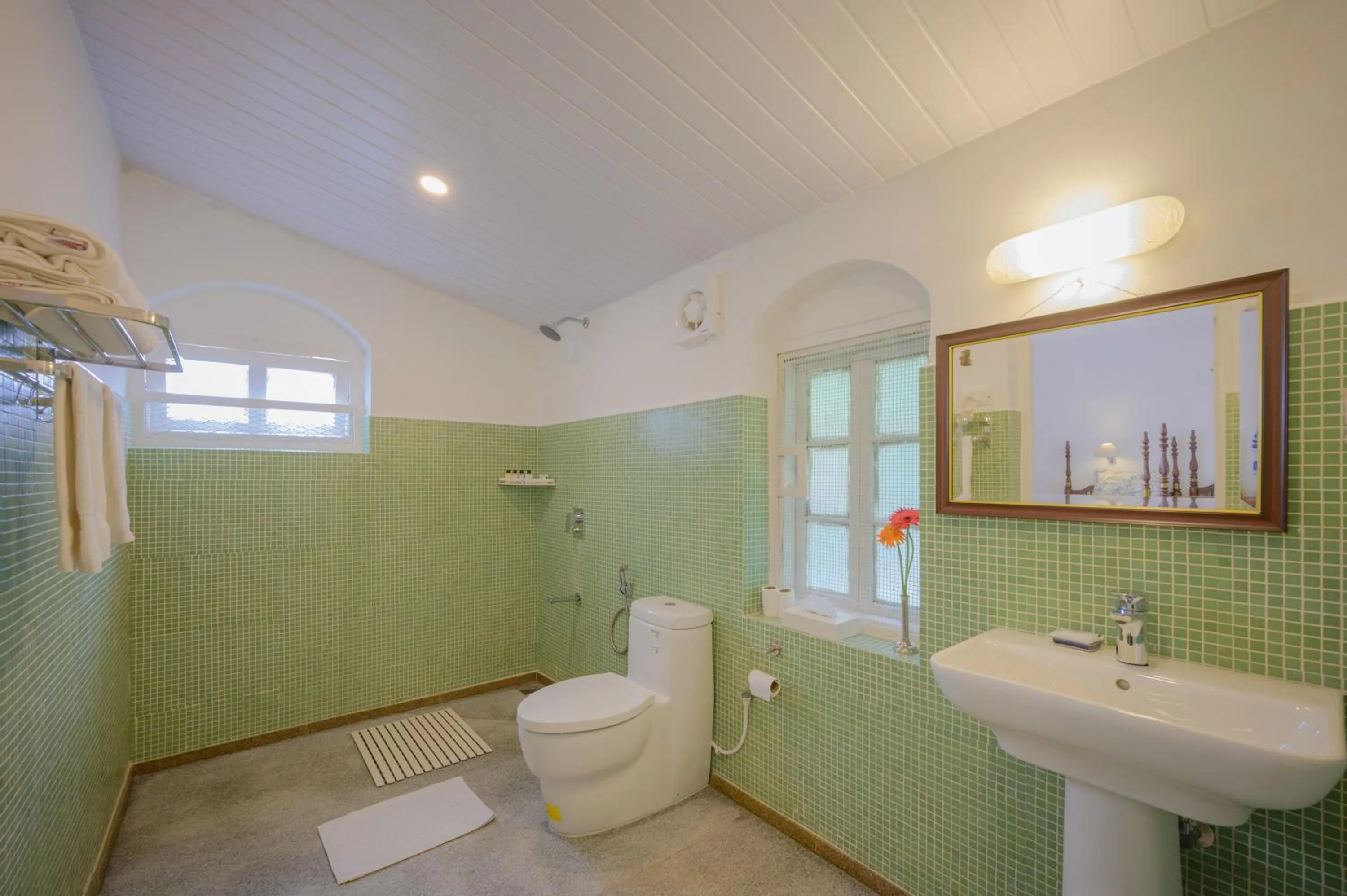 Toilet in Neemrana's Wallwood Garden