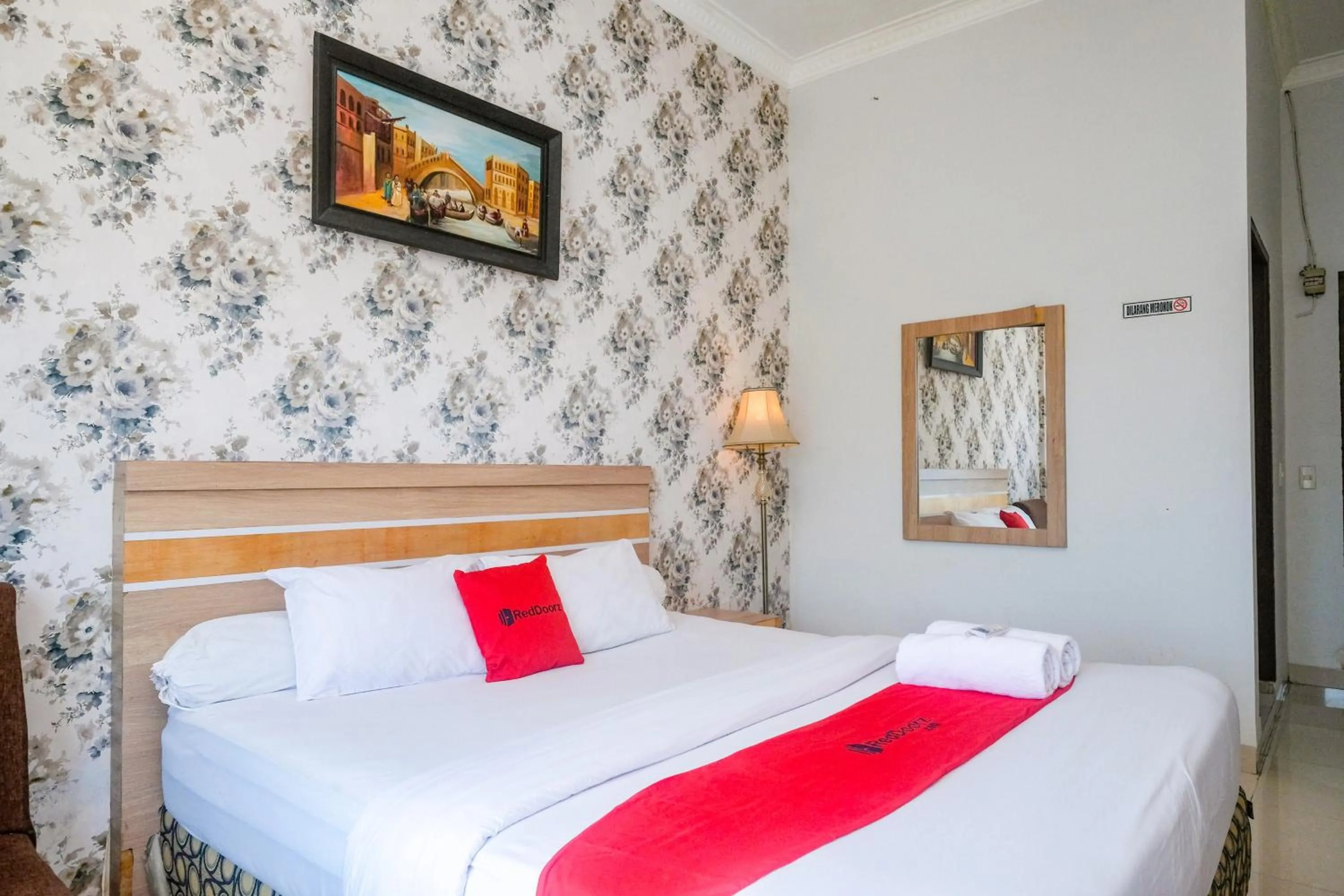 Bed in RedDoorz near Hermes Place Polonia Medan