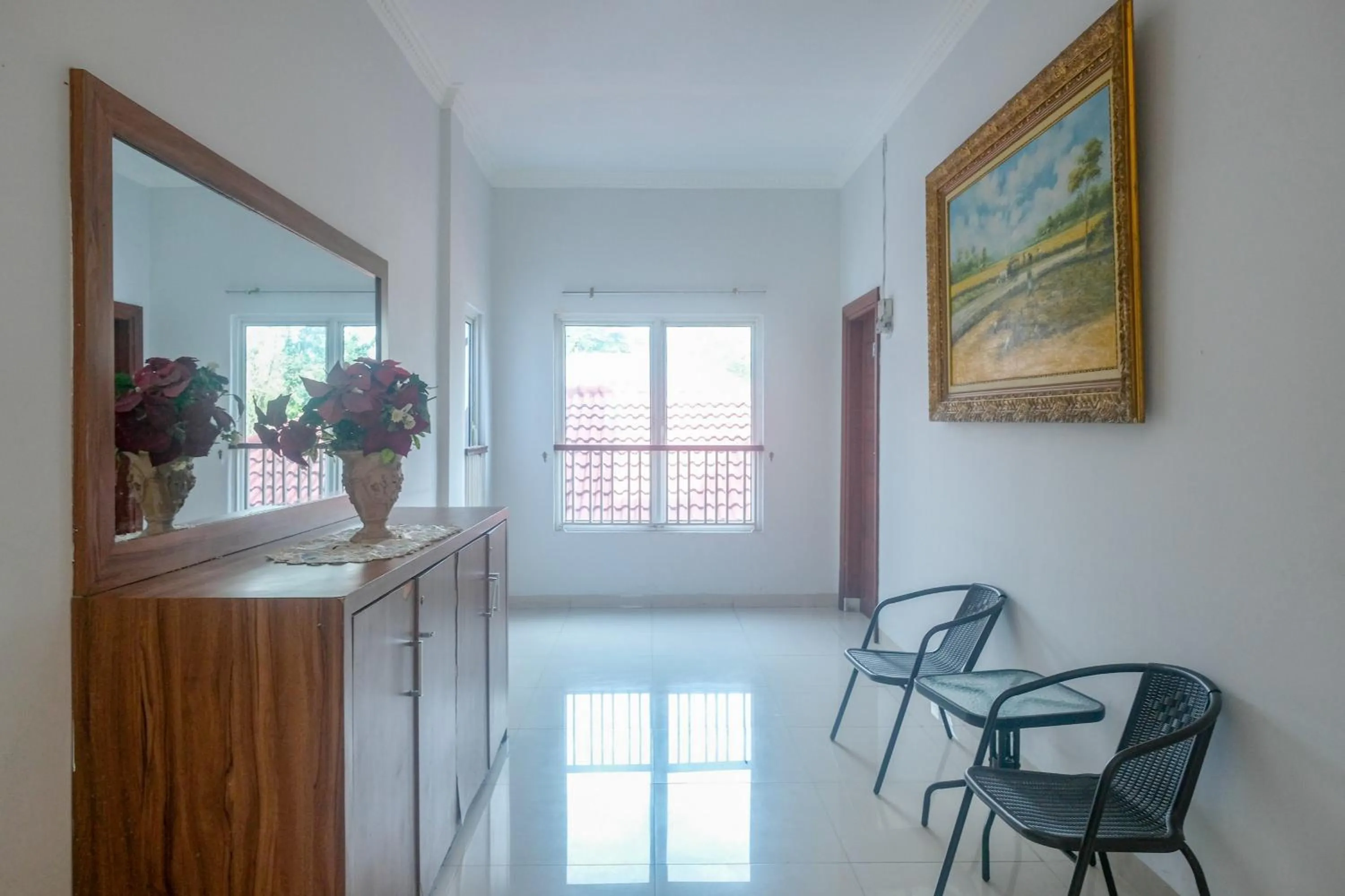 RedDoorz near Hermes Place Polonia Medan