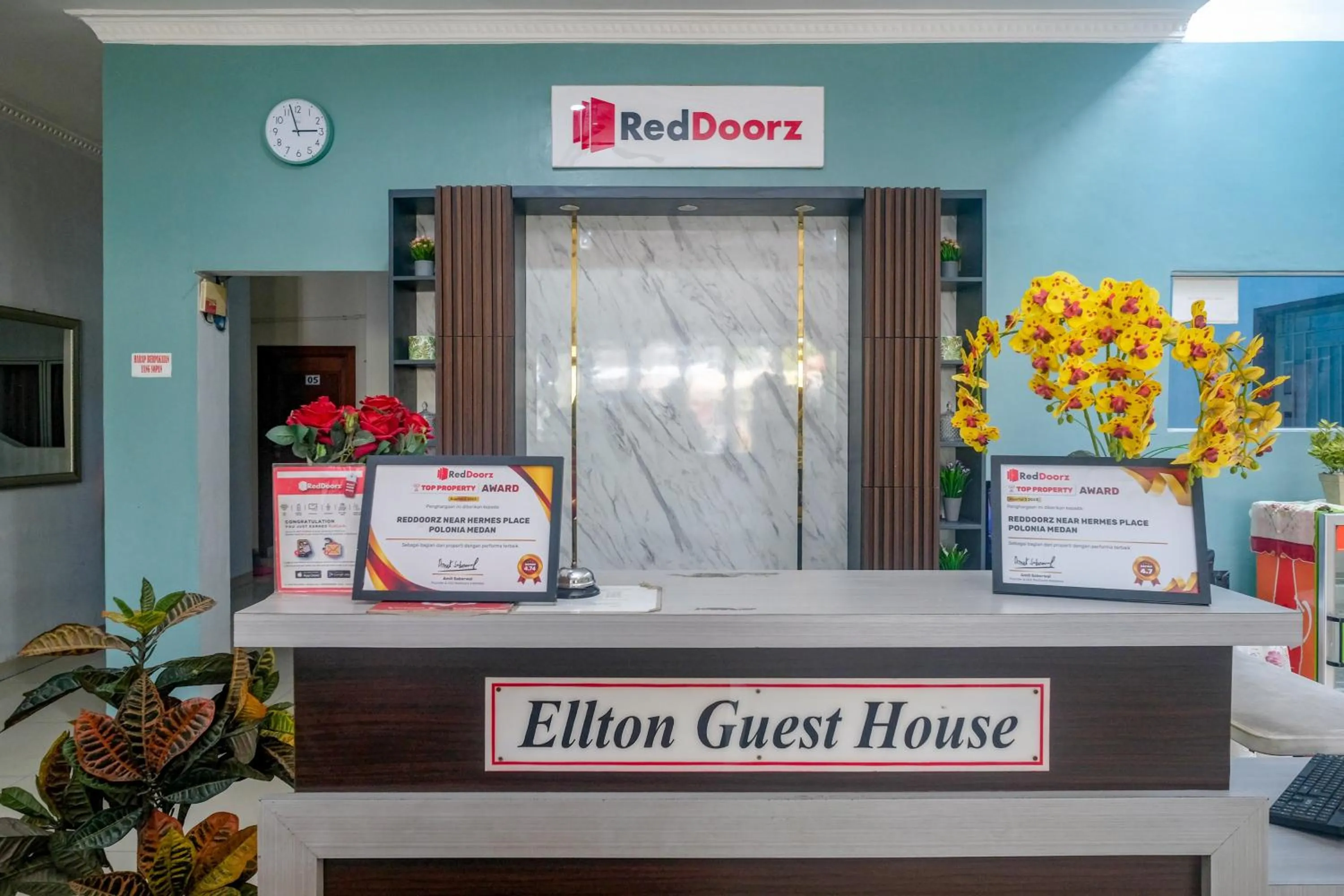 RedDoorz near Hermes Place Polonia Medan