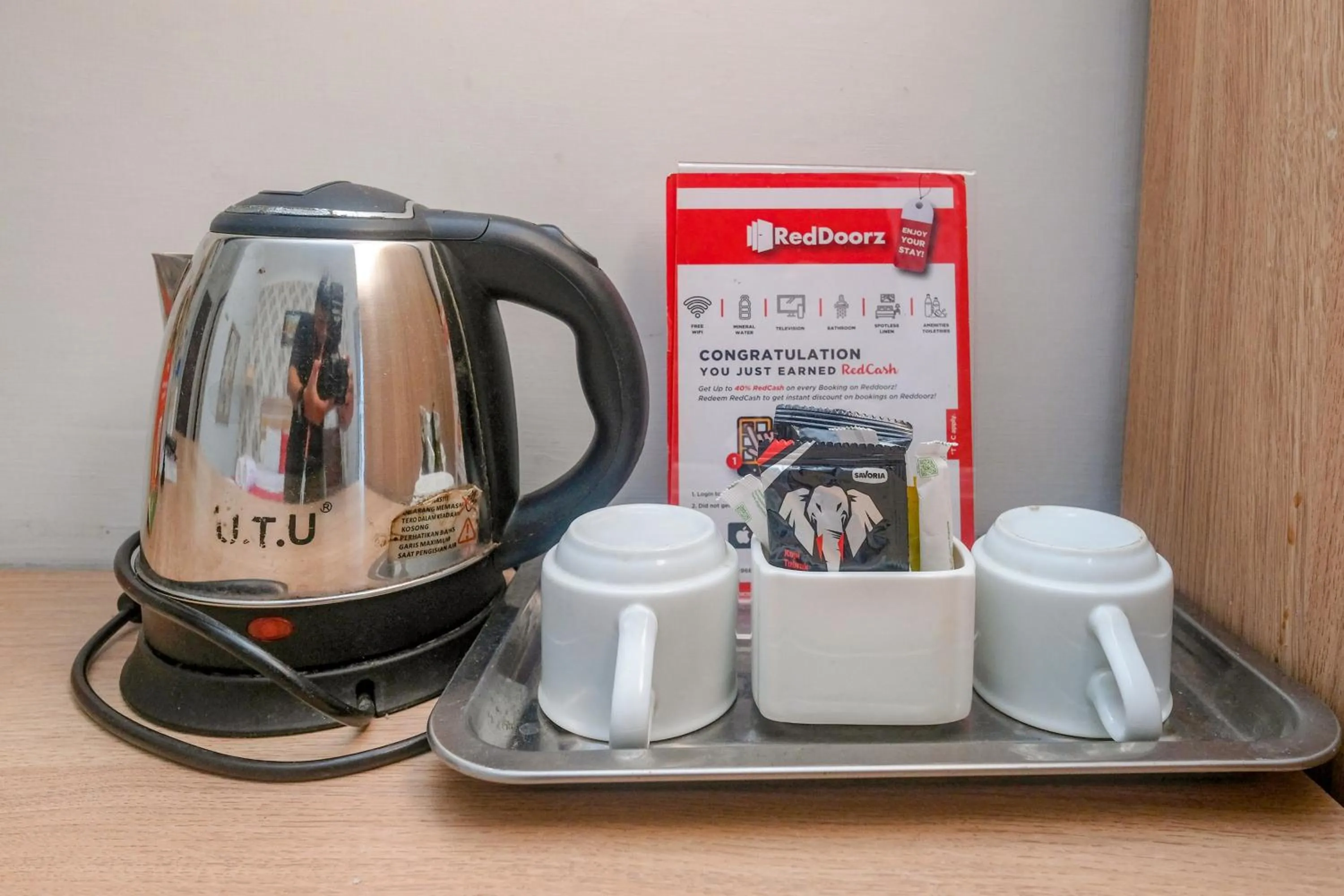 RedDoorz near Hermes Place Polonia Medan