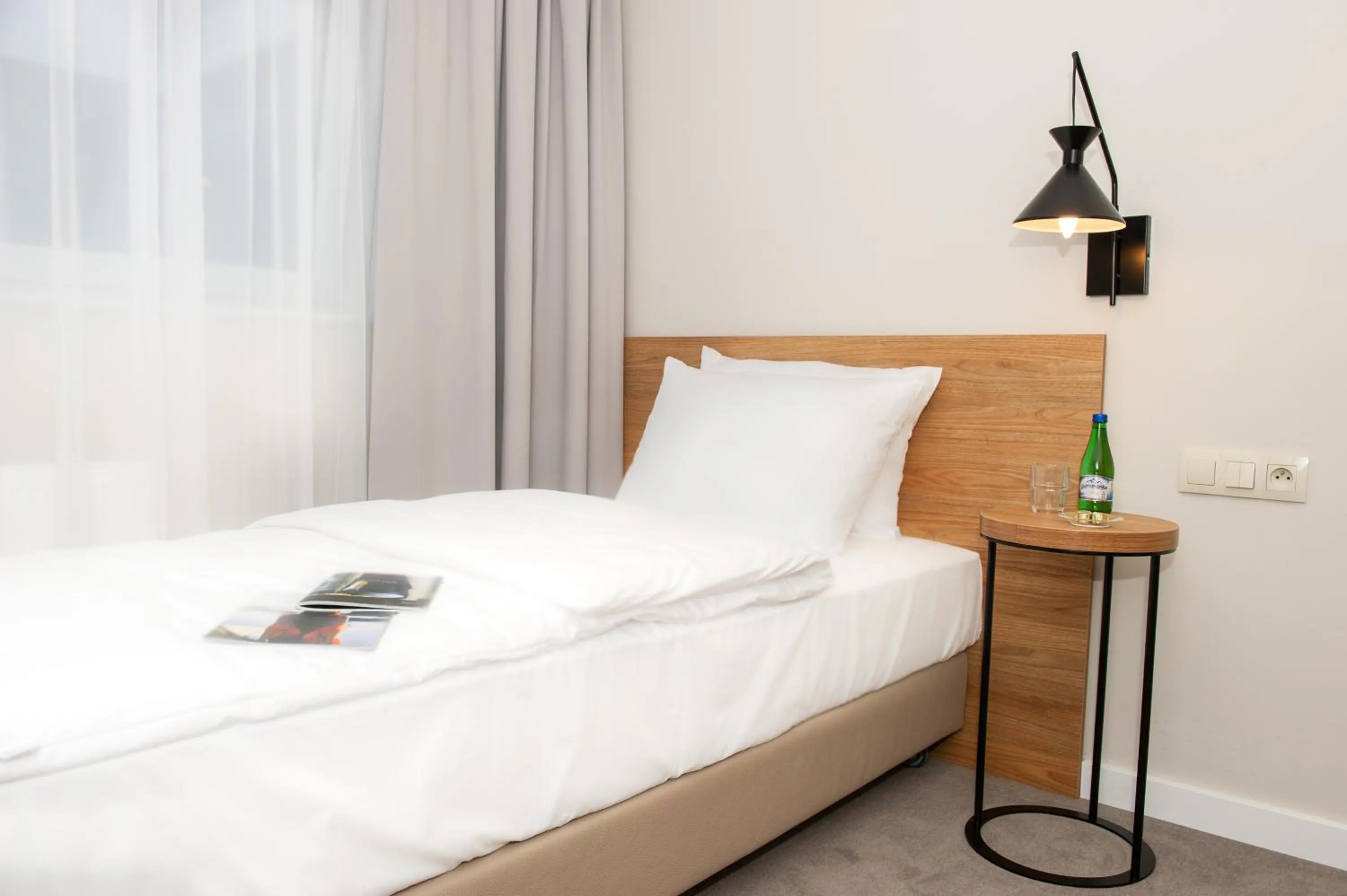 Photo of the whole room, Bed in poznańska19