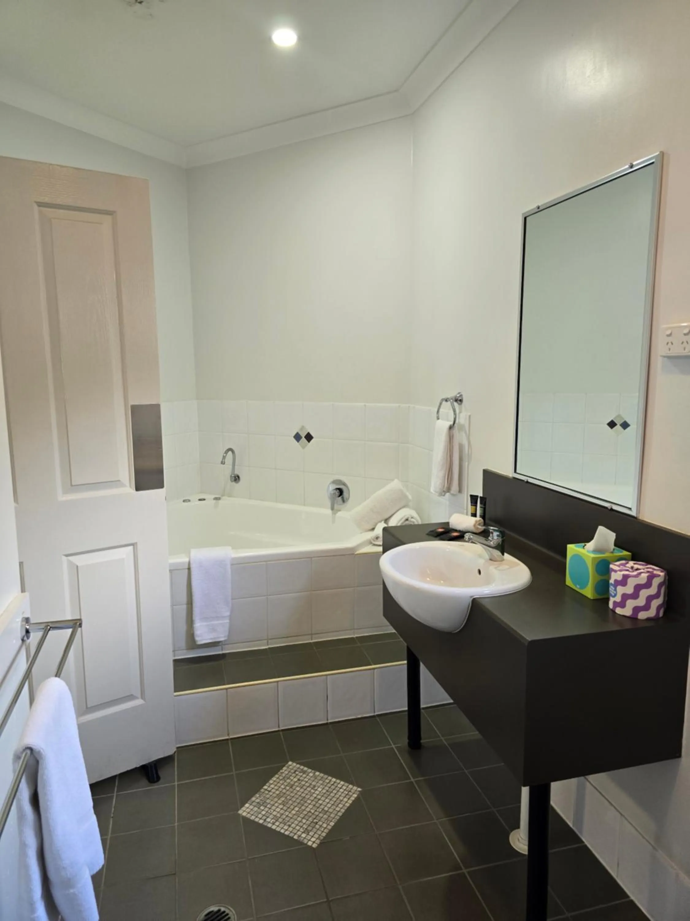 Ascot Lodge Motor Inn