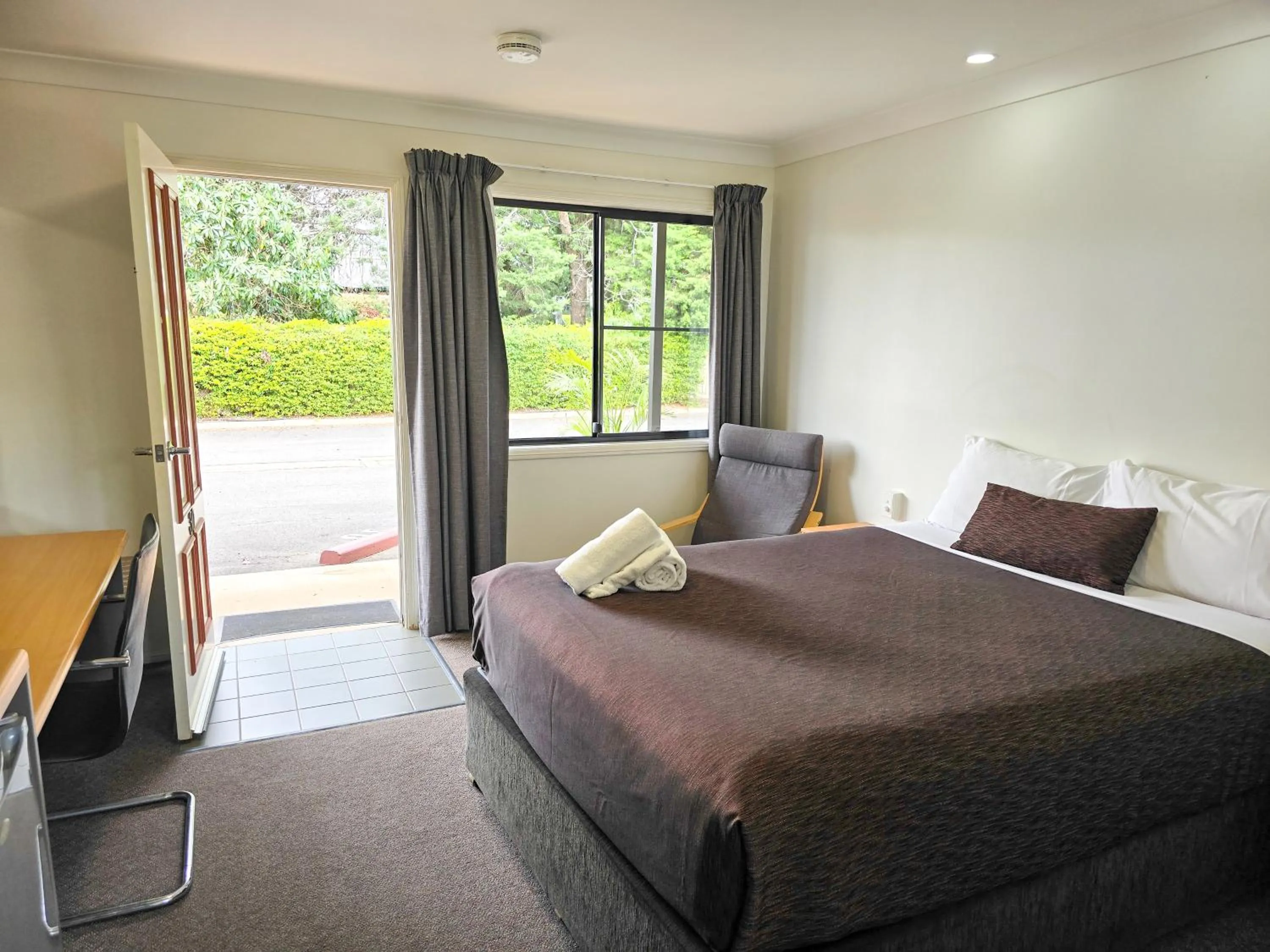 Bed in Ascot Lodge Motor Inn