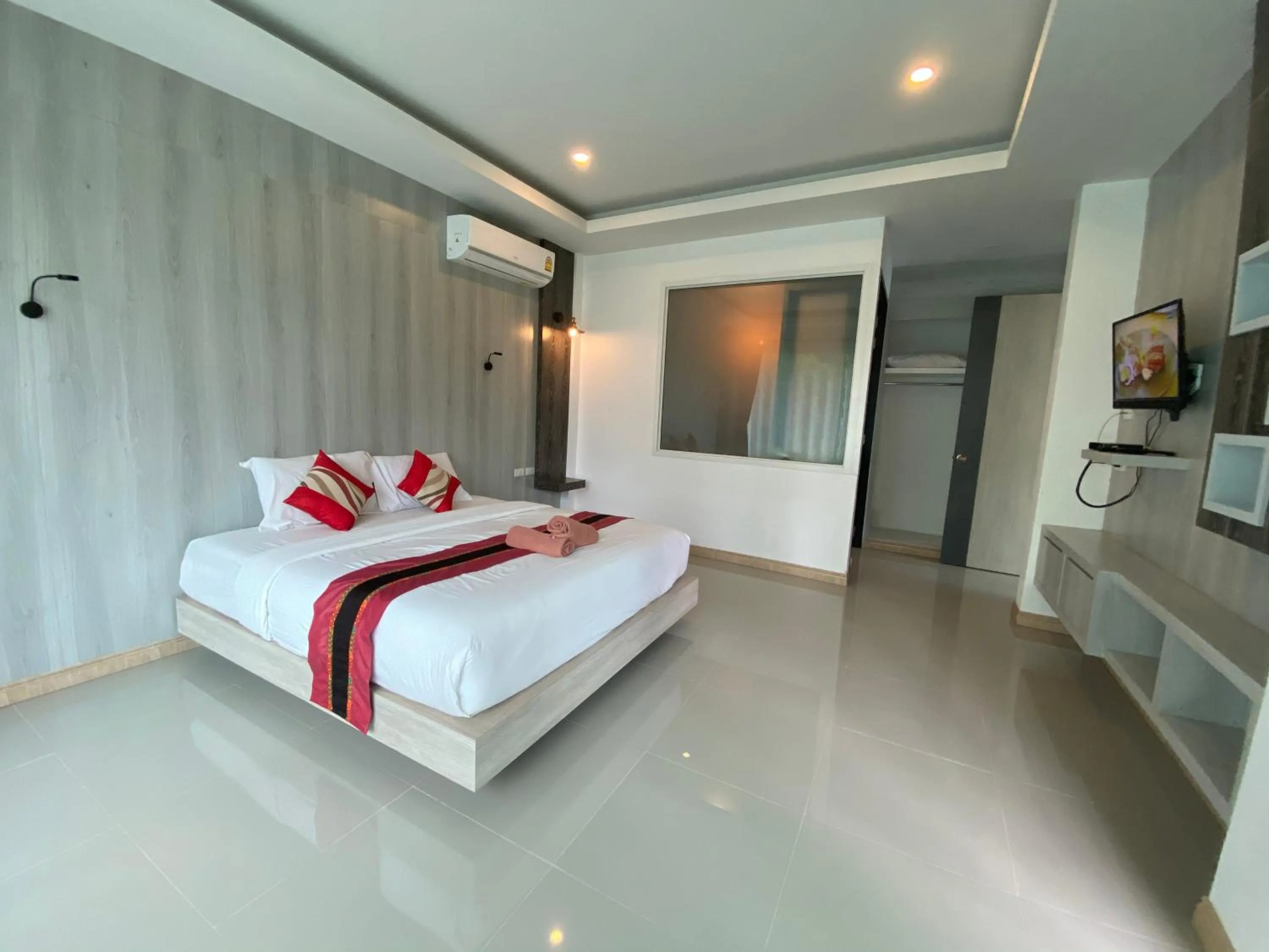 Bed in Vipa Tropical Resort