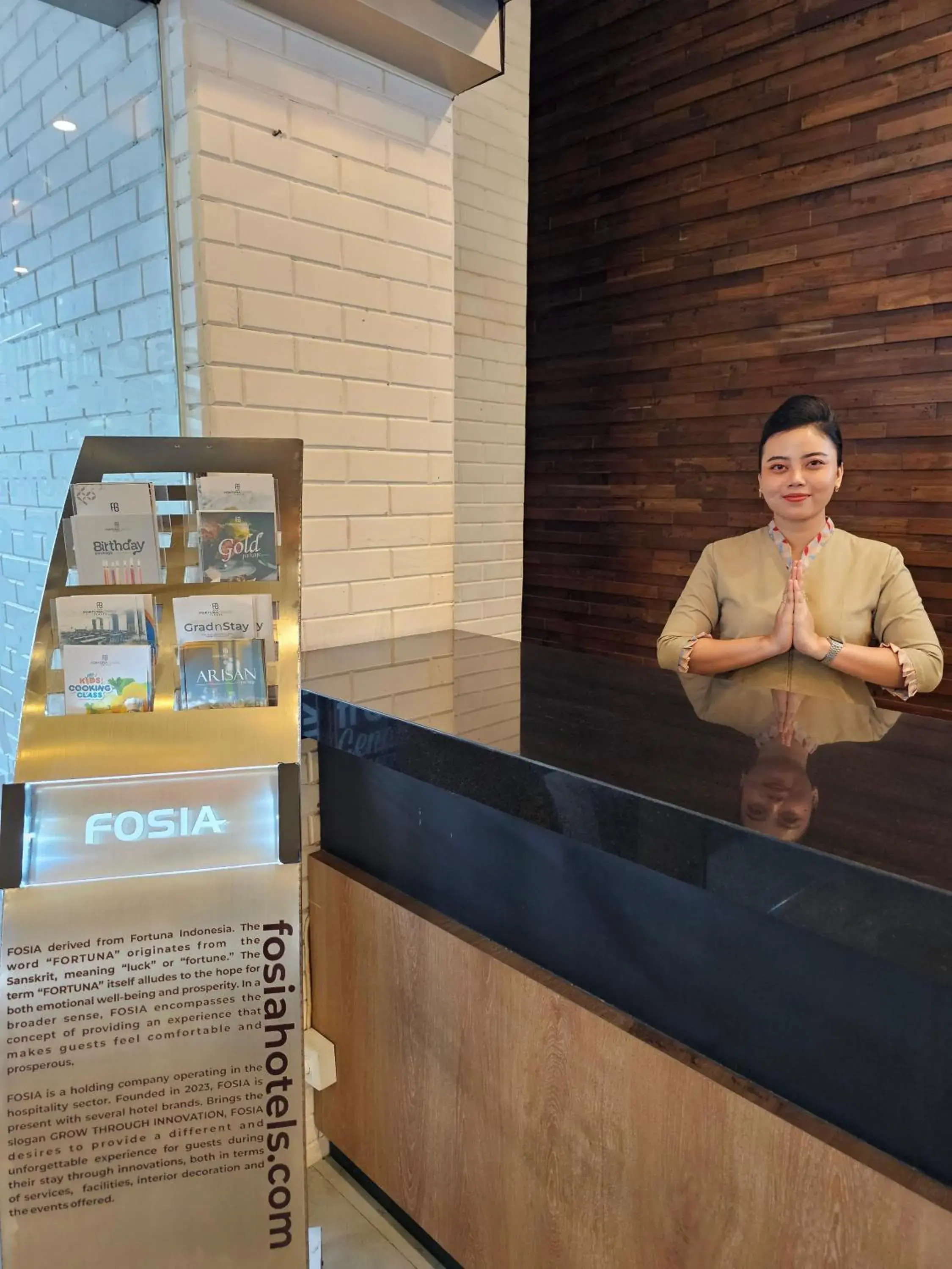 Lobby or reception in Hotel Fortunagrande Jember By Fosia Hotels Lobby or reception in Hotel Fortunagrande Jember By Fosia Hotels