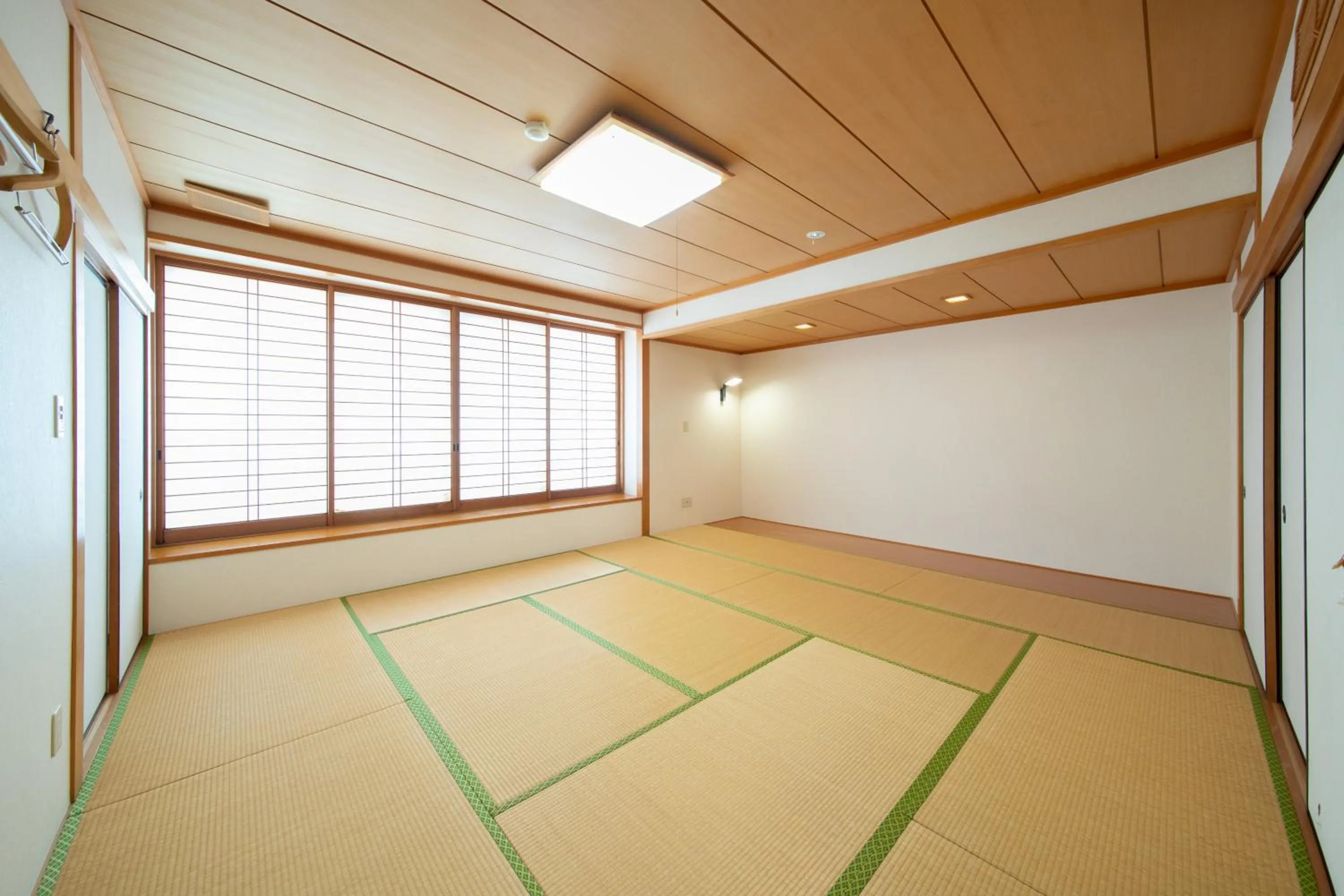 Photo of the whole room in Asuka Hotel