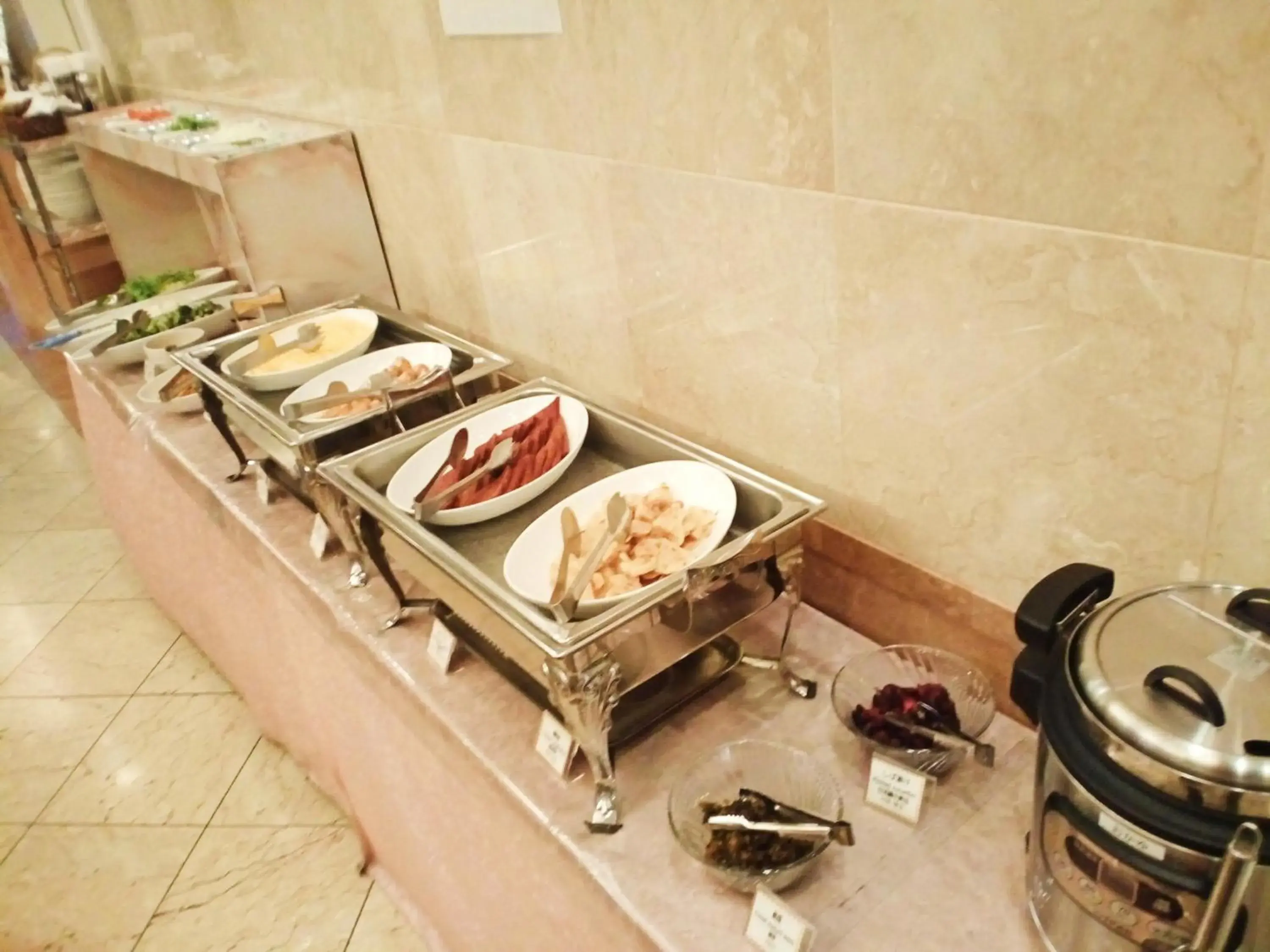 Restaurant/places to eat in Hotel Sun Queen Restaurant/places to eat in Hotel Sun Queen