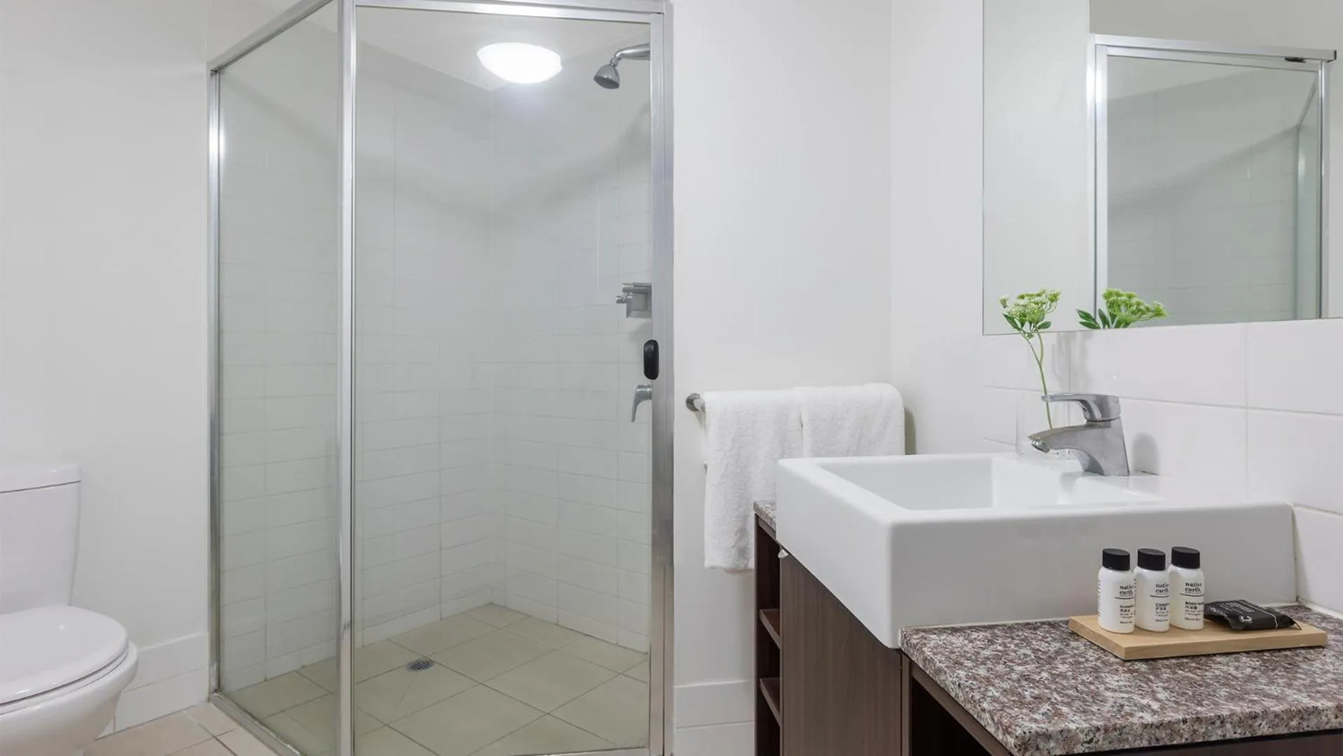 Toilet in Oaks Brisbane Aurora Suites