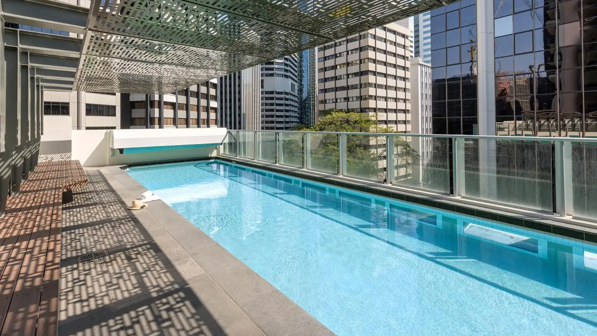 Swimming pool in Oaks Brisbane Aurora Suites Swimming pool in Oaks Brisbane Aurora Suites