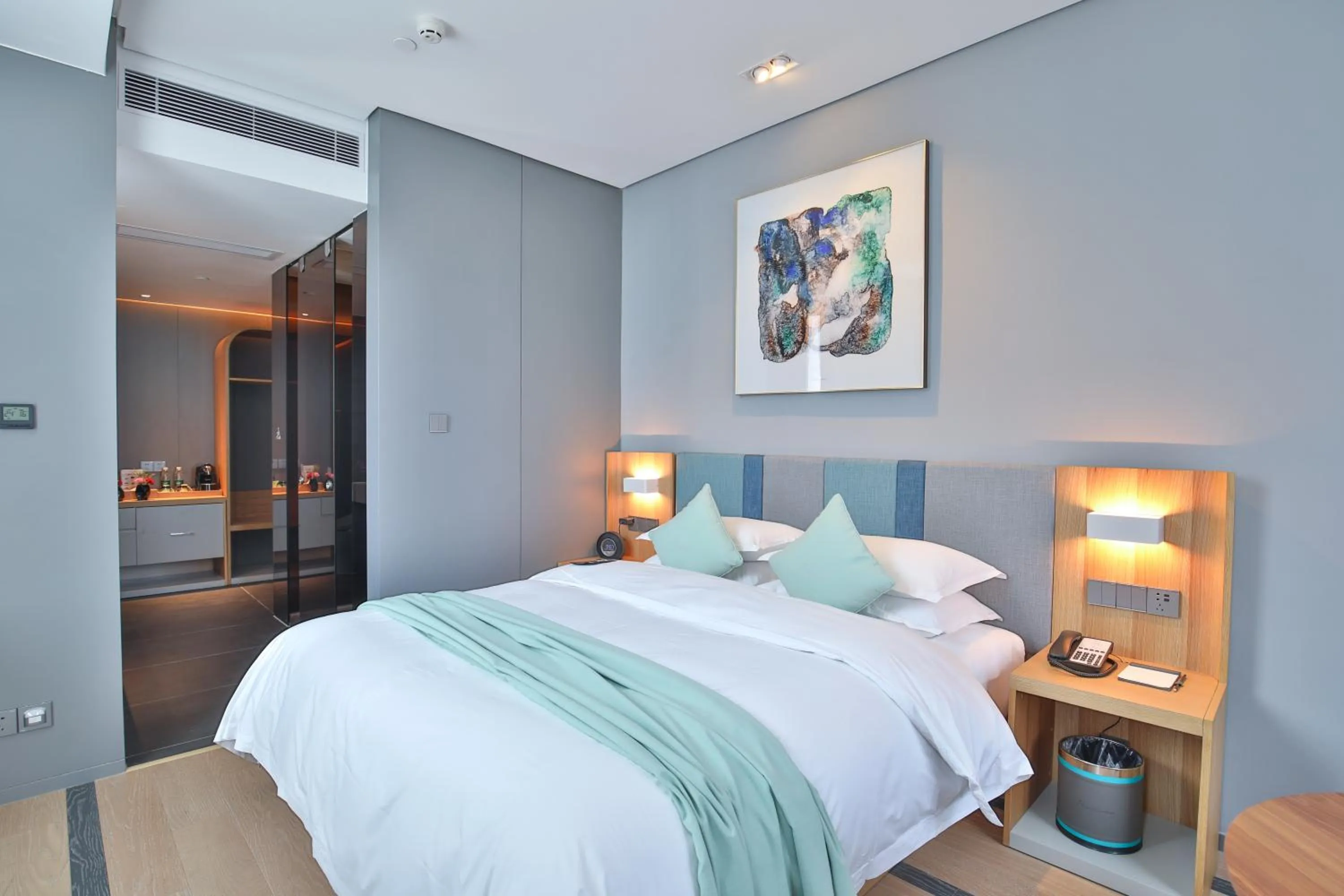 Photo of the whole room, Bed in Shanghai Pagoda INNO Hotel