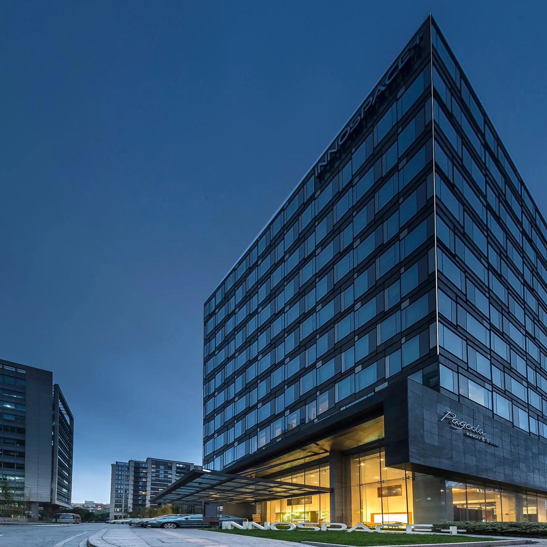 Facade/entrance in Shanghai Pagoda INNO Hotel