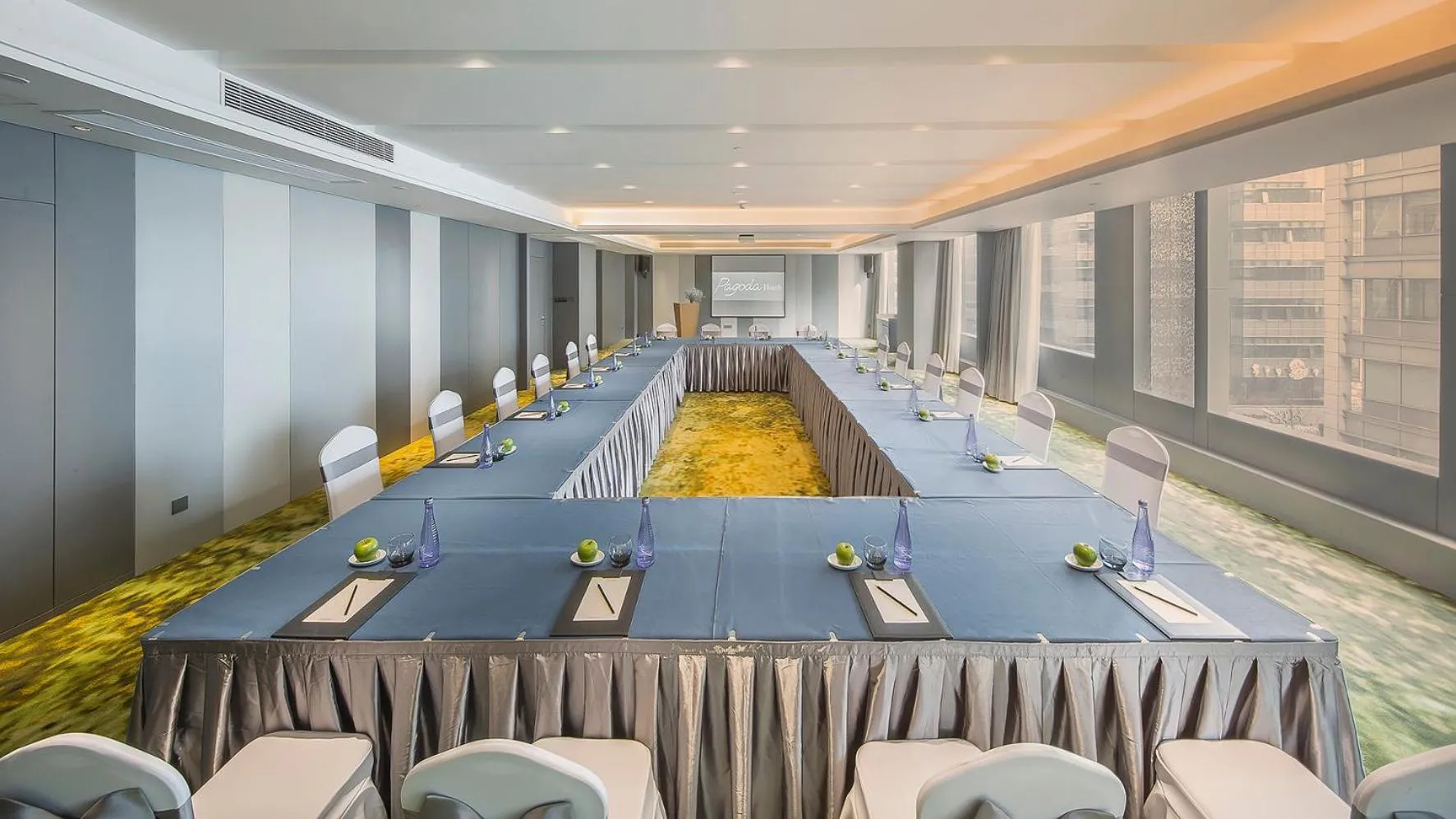 Meeting/conference room in Shanghai Pagoda INNO Hotel