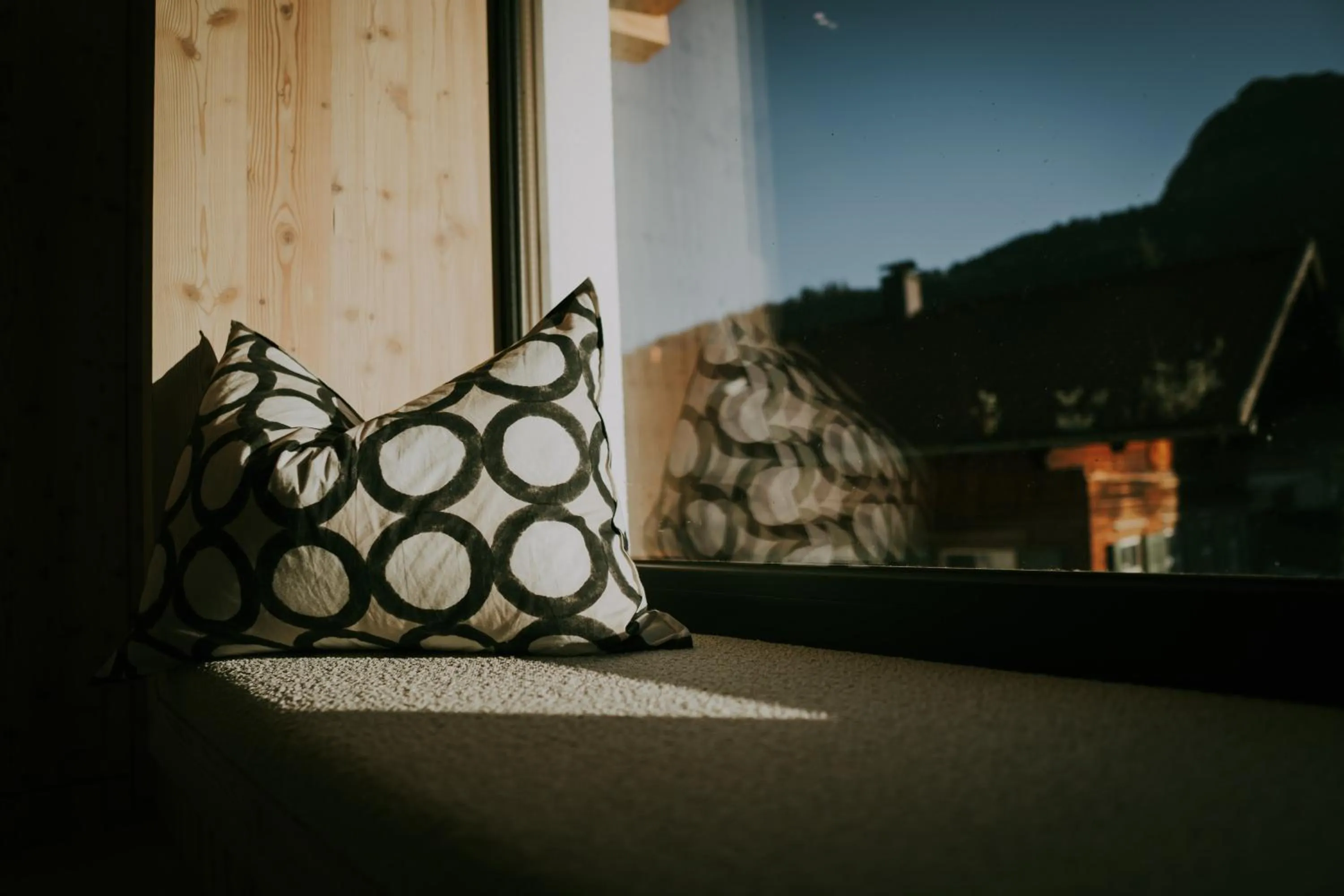 Photo of the whole room in MONS suites wine passion