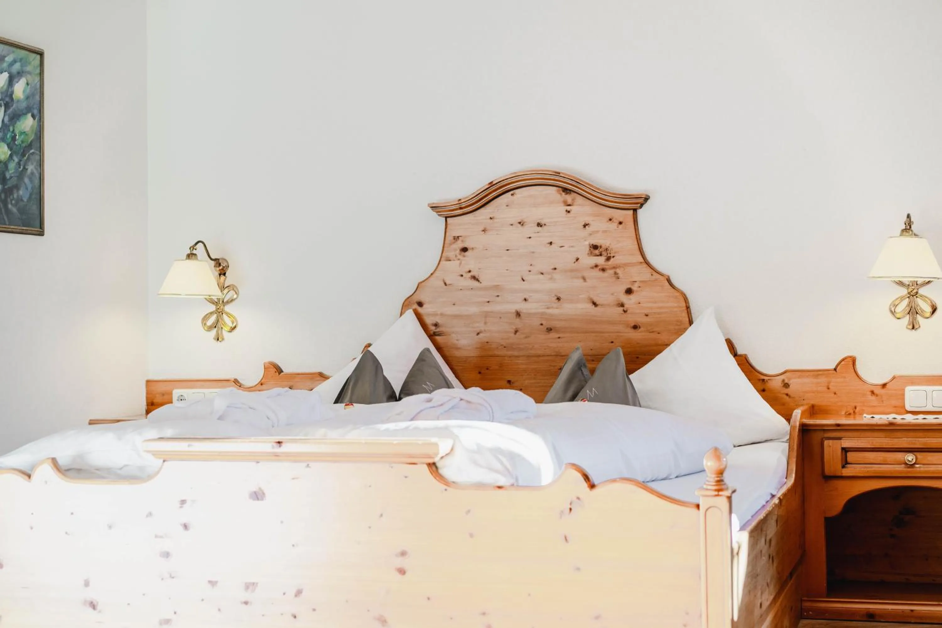 Photo of the whole room, Bed in MONS suites wine passion