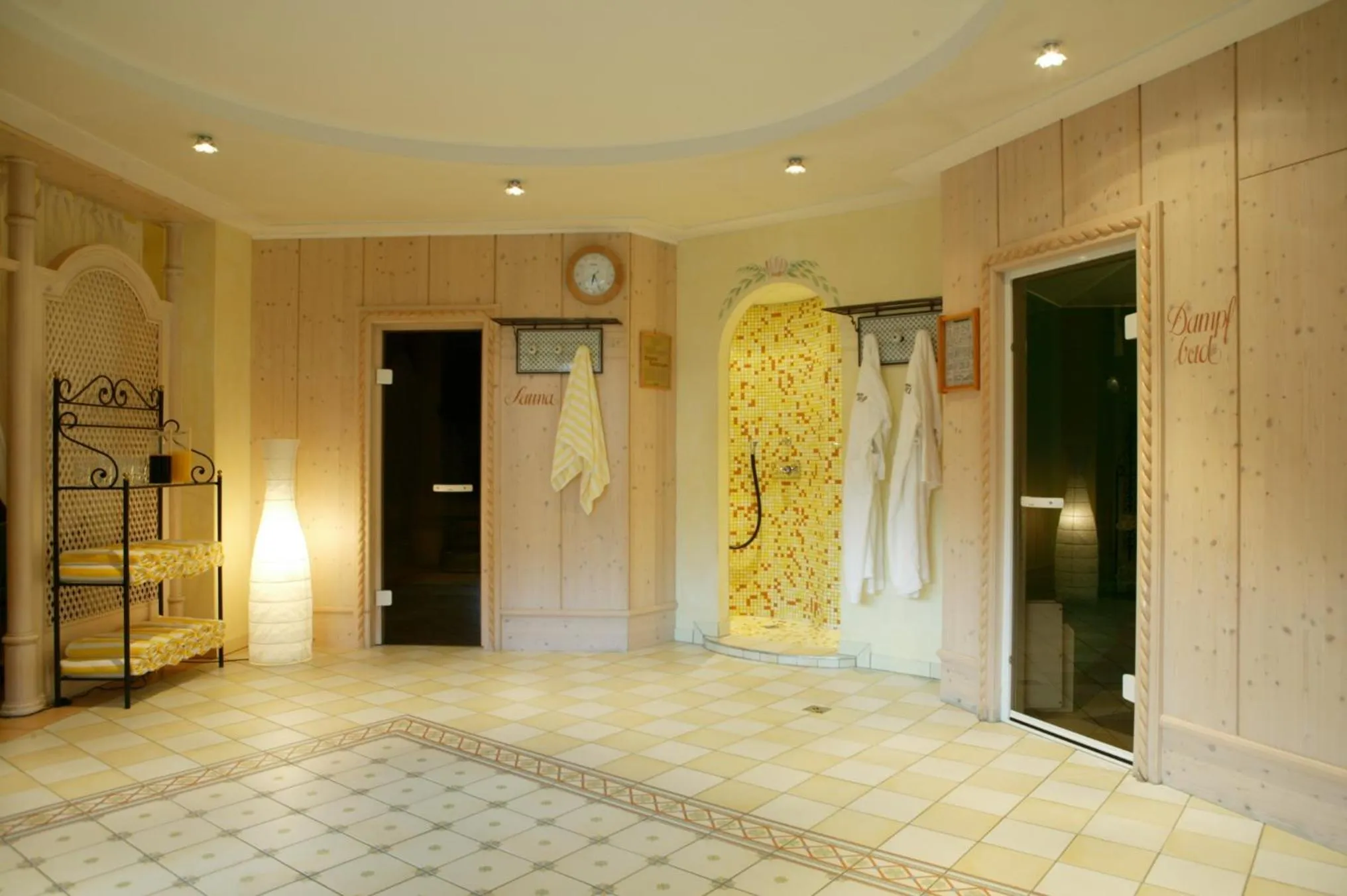 Spa and wellness centre/facilities in MONS suites wine passion