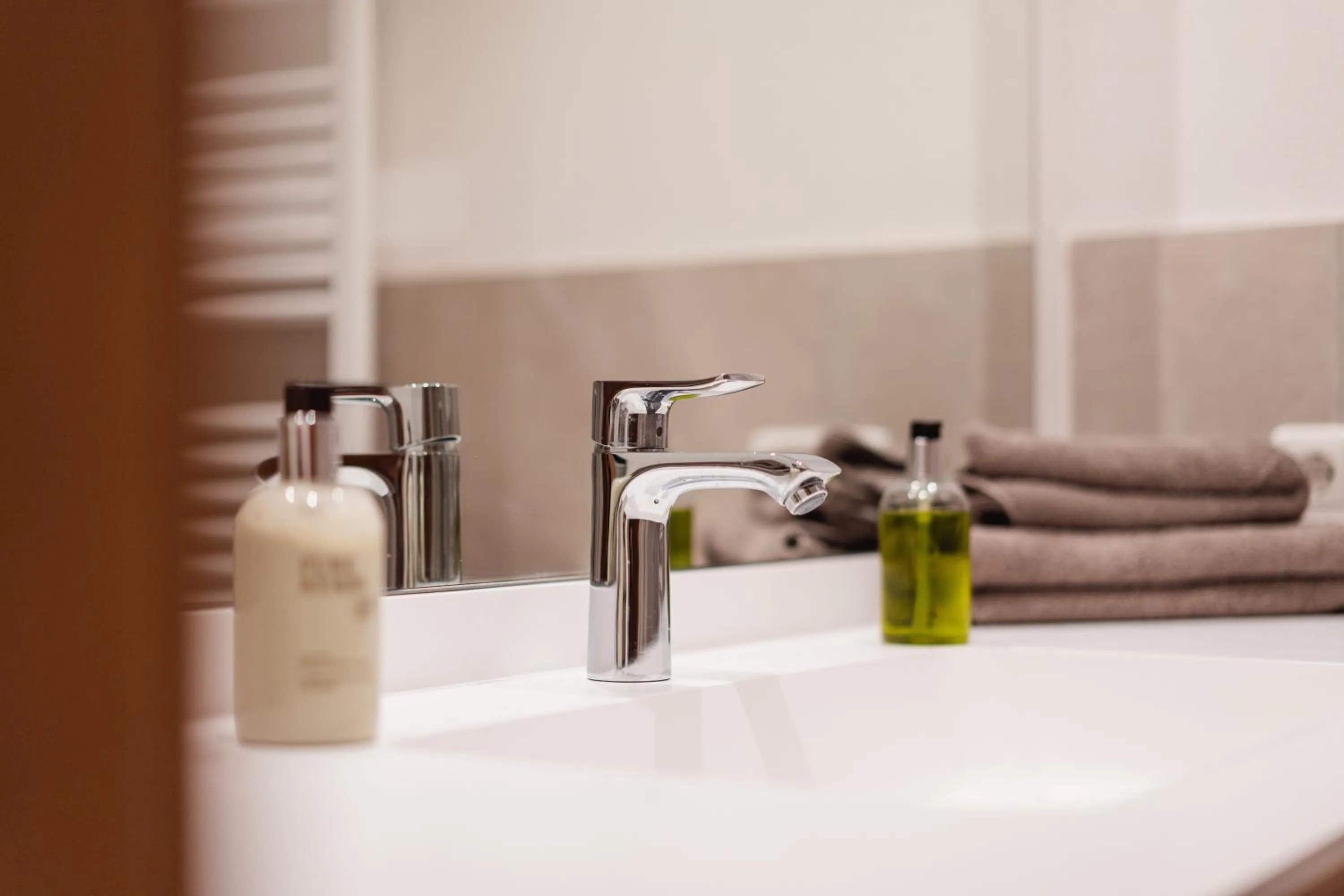 Photo of the whole room in MONS suites wine passion