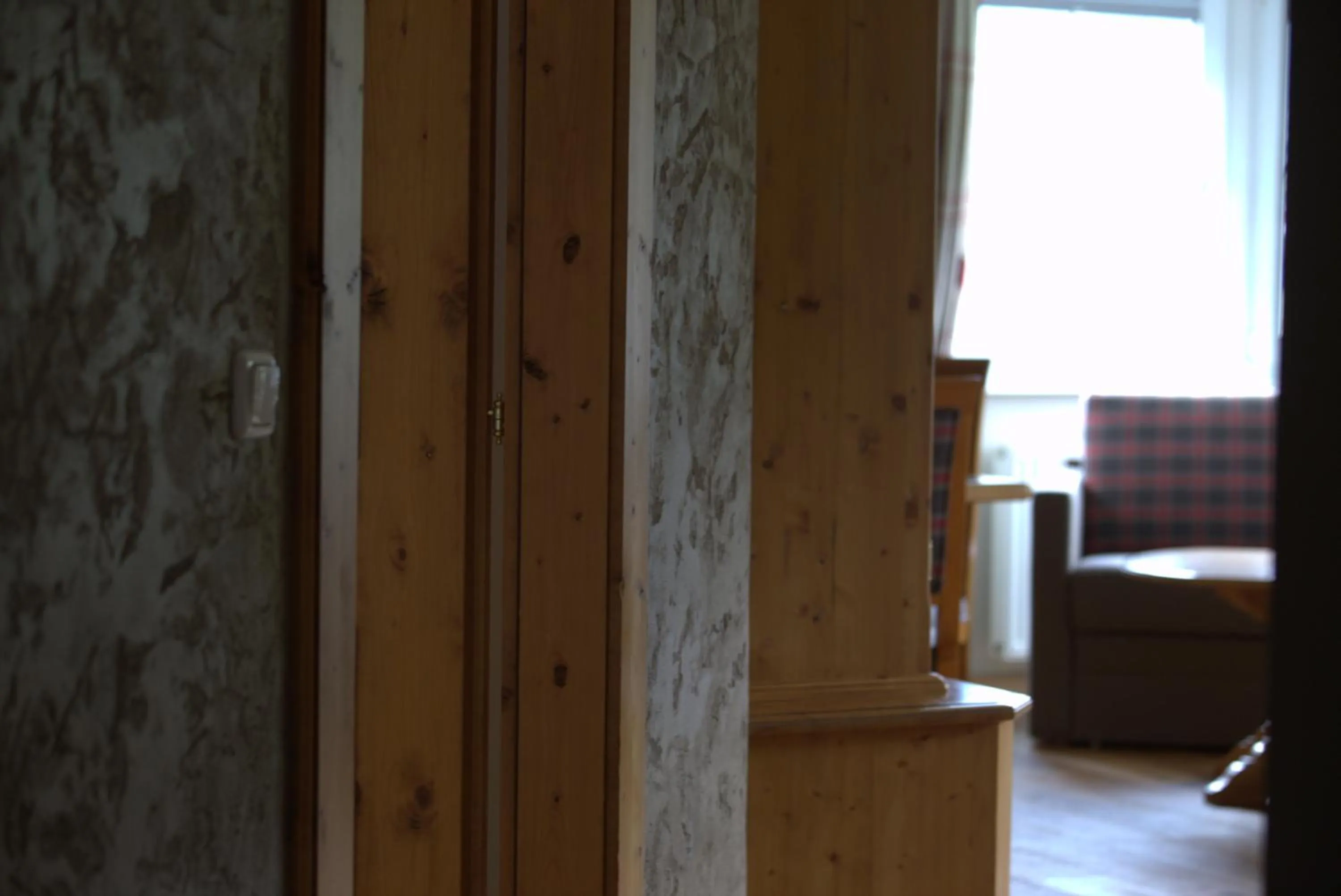 Photo of the whole room in MONS suites wine passion