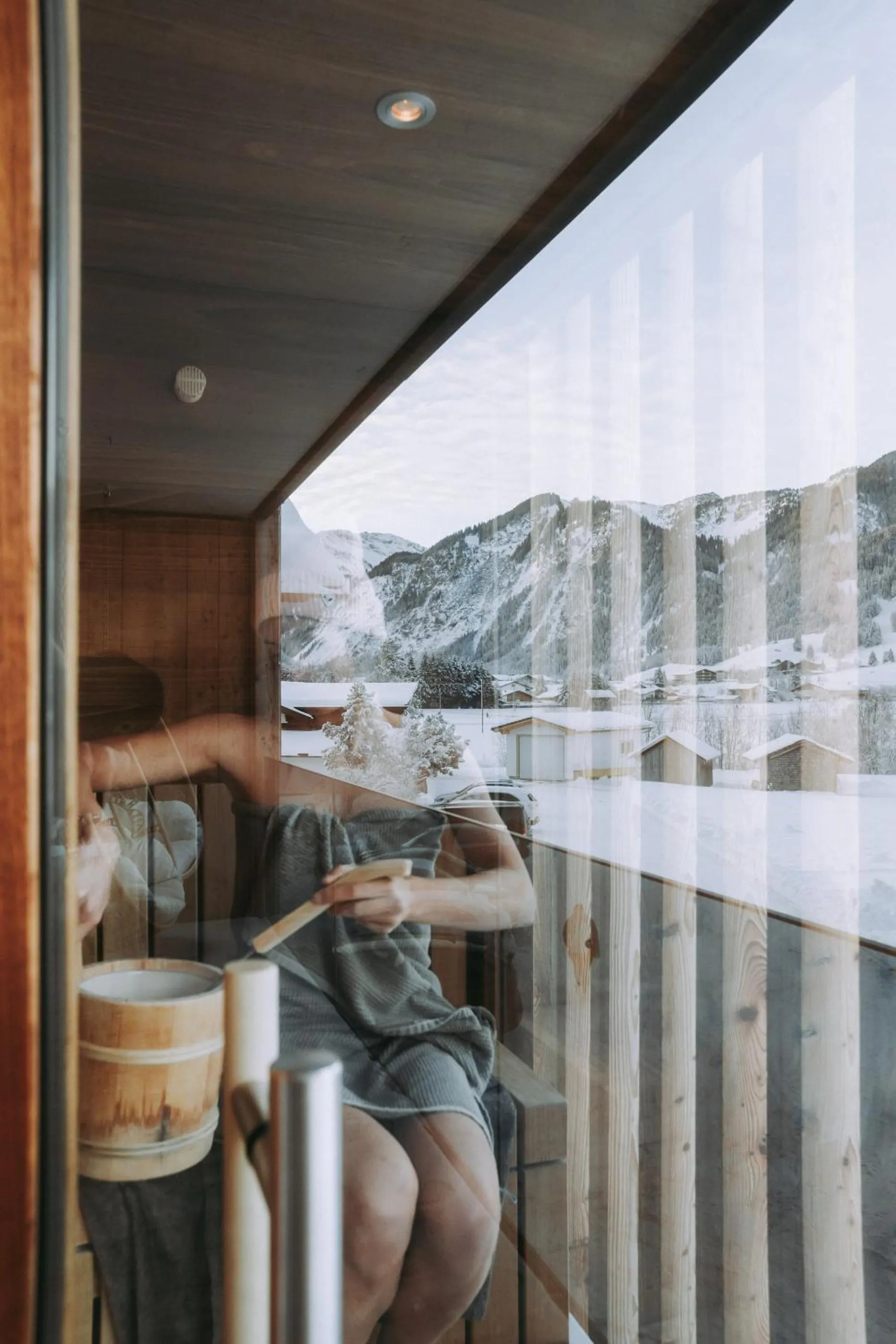 Photo of the whole room in MONS suites wine passion