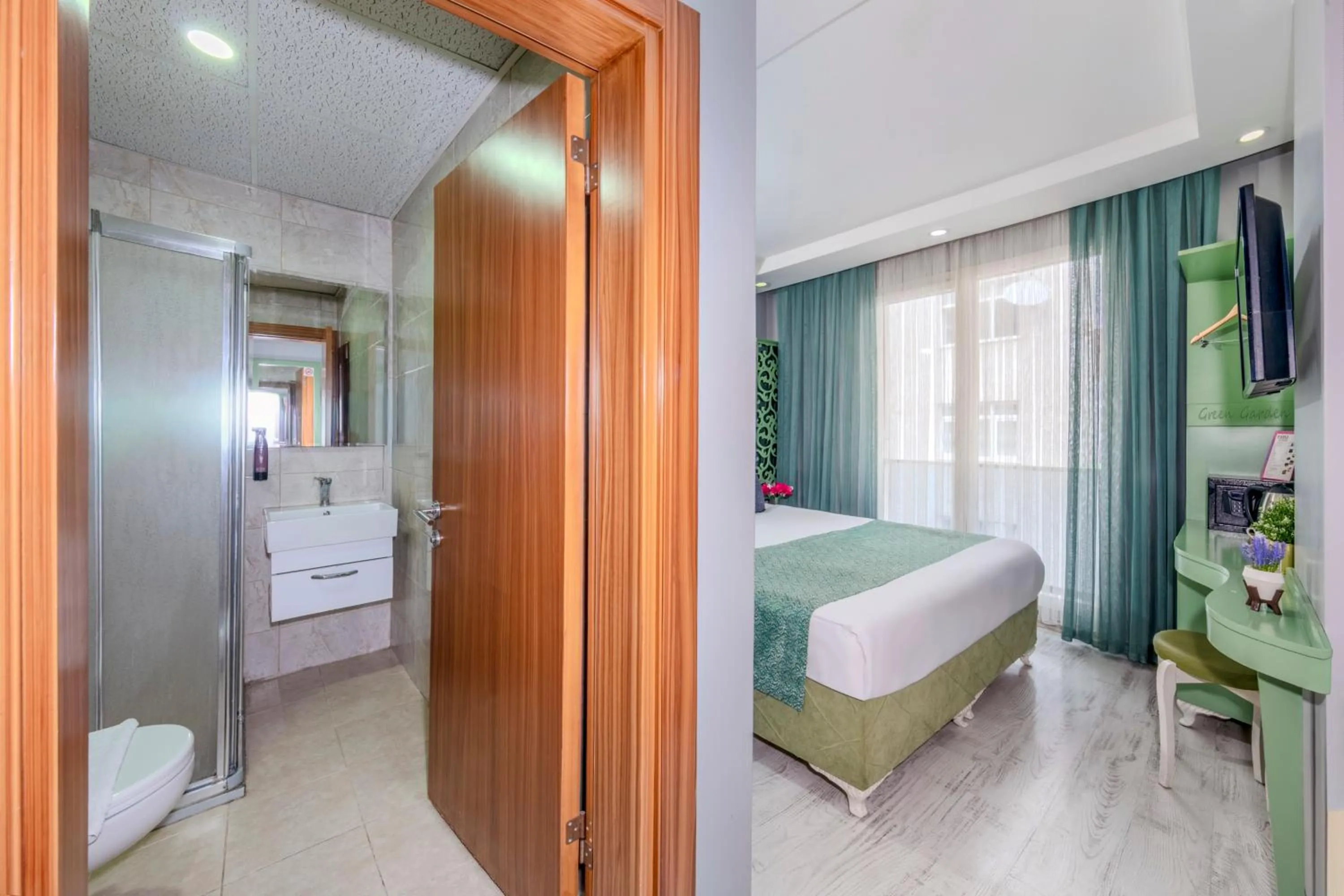 Photo of the whole room, Bed in Green Garden Hotel - Bahçelievler