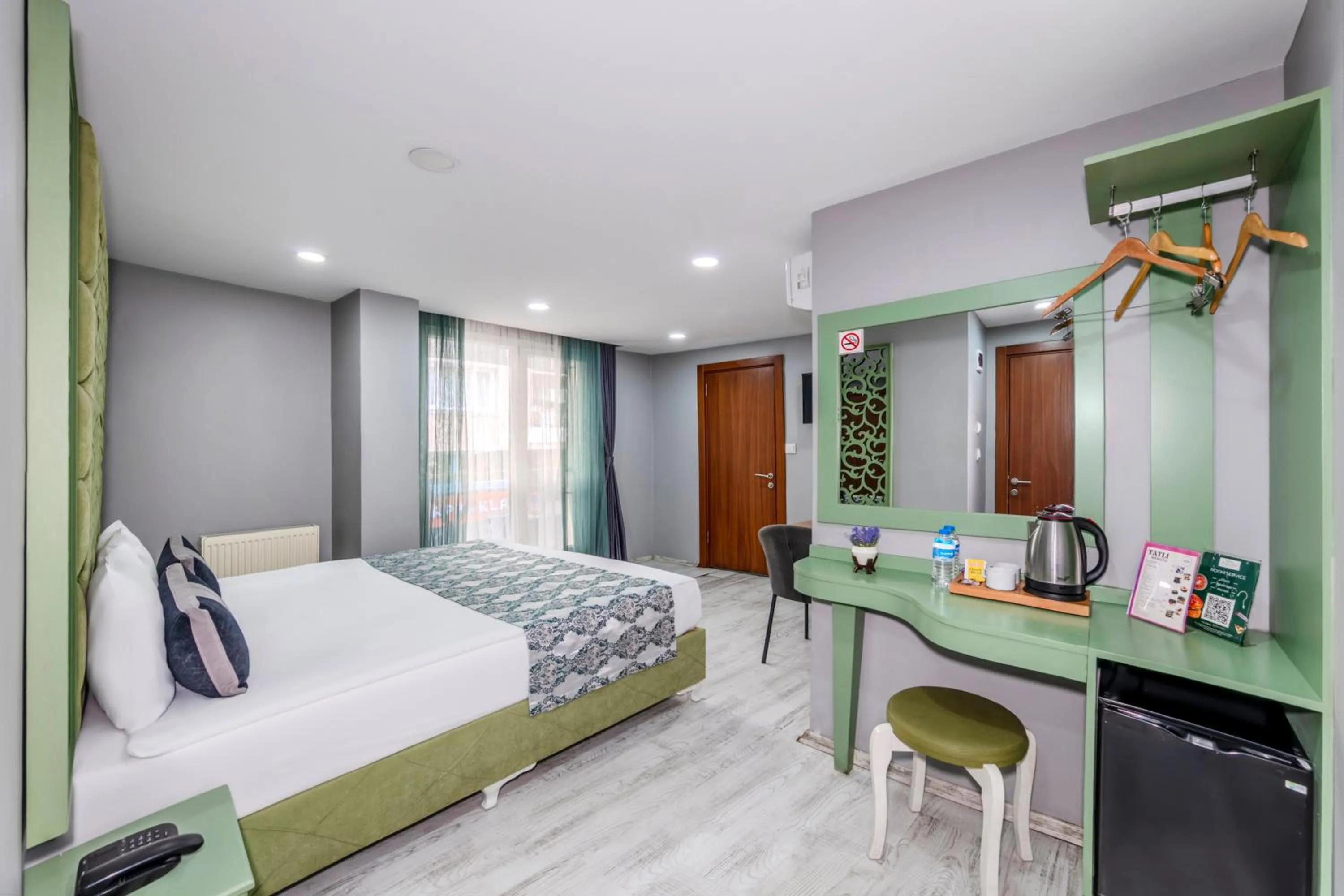 Photo of the whole room, Bed in Green Garden Hotel - Bahçelievler