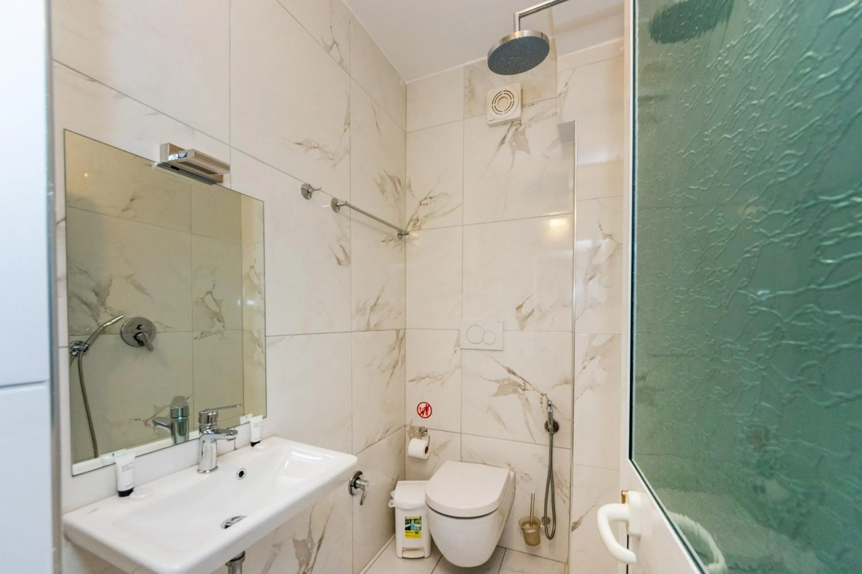 Hotel Grandpa's House