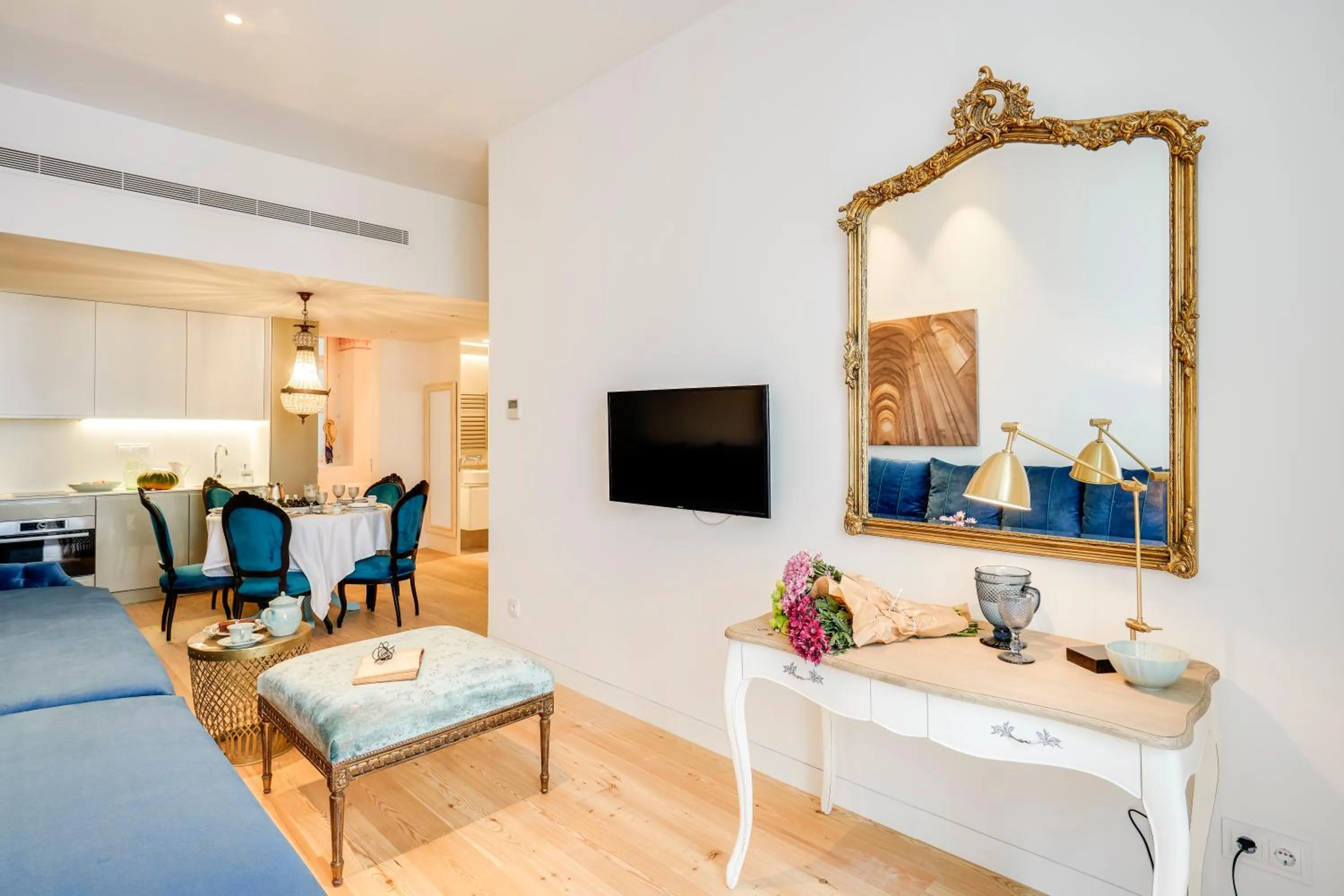 Living room, Bed in Residentas Aurea