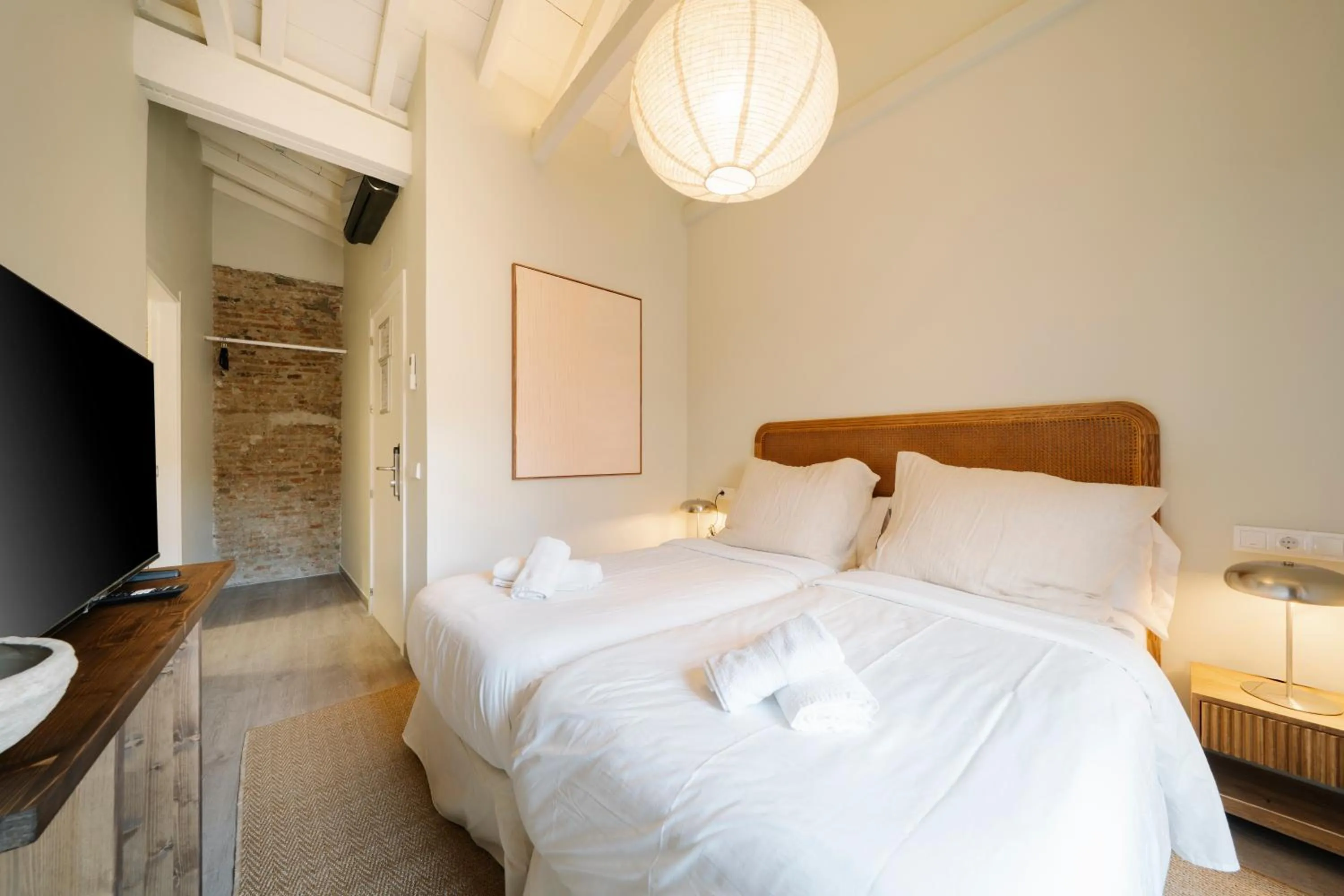 Bed in Cream Boutique Málaga