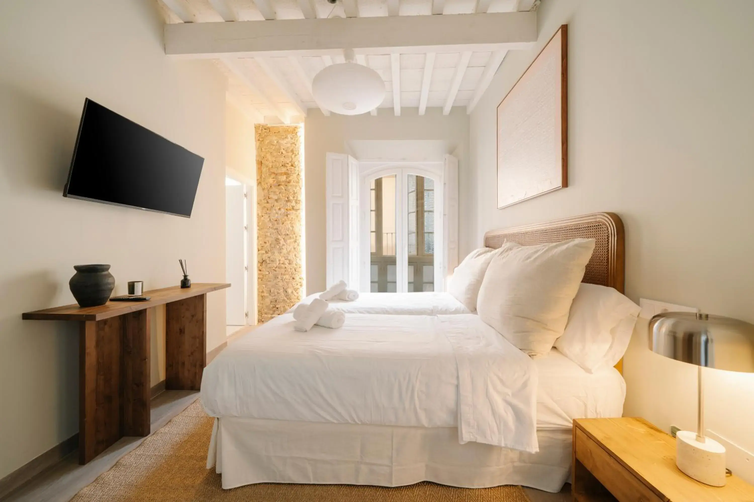 Double or Twin Room with Balcony in Cream Boutique Málaga Double or Twin Room with Balcony in Cream Boutique Málaga