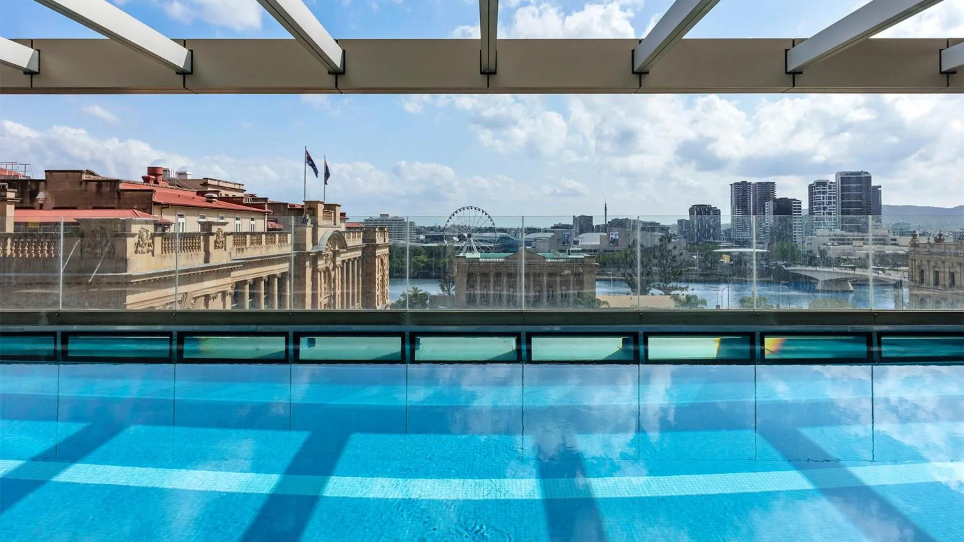 Swimming pool in Oaks Brisbane Casino Tower Suites