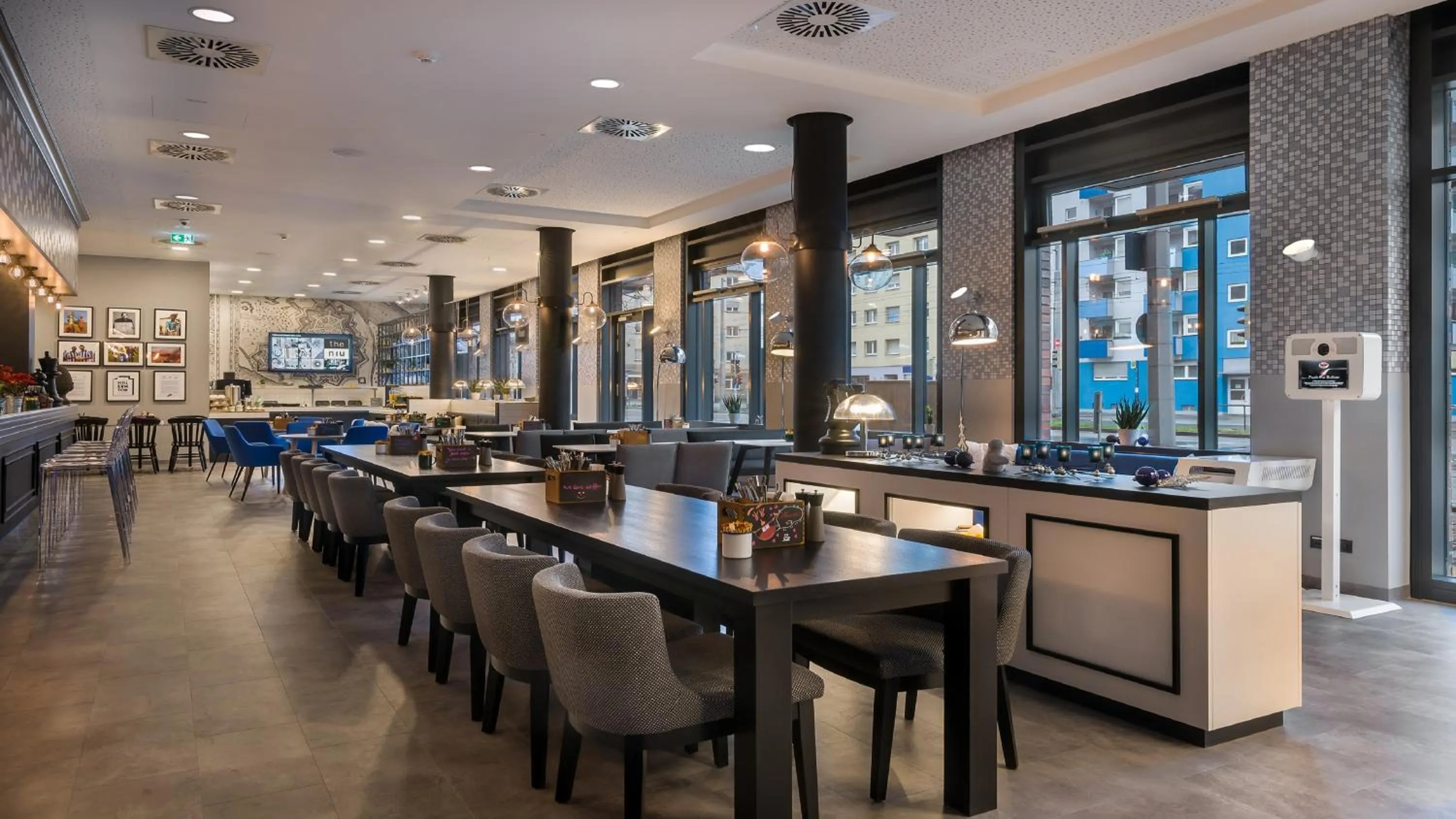 Restaurant/places to eat in Holiday Inn - the niu, Square Mannheim by IHG