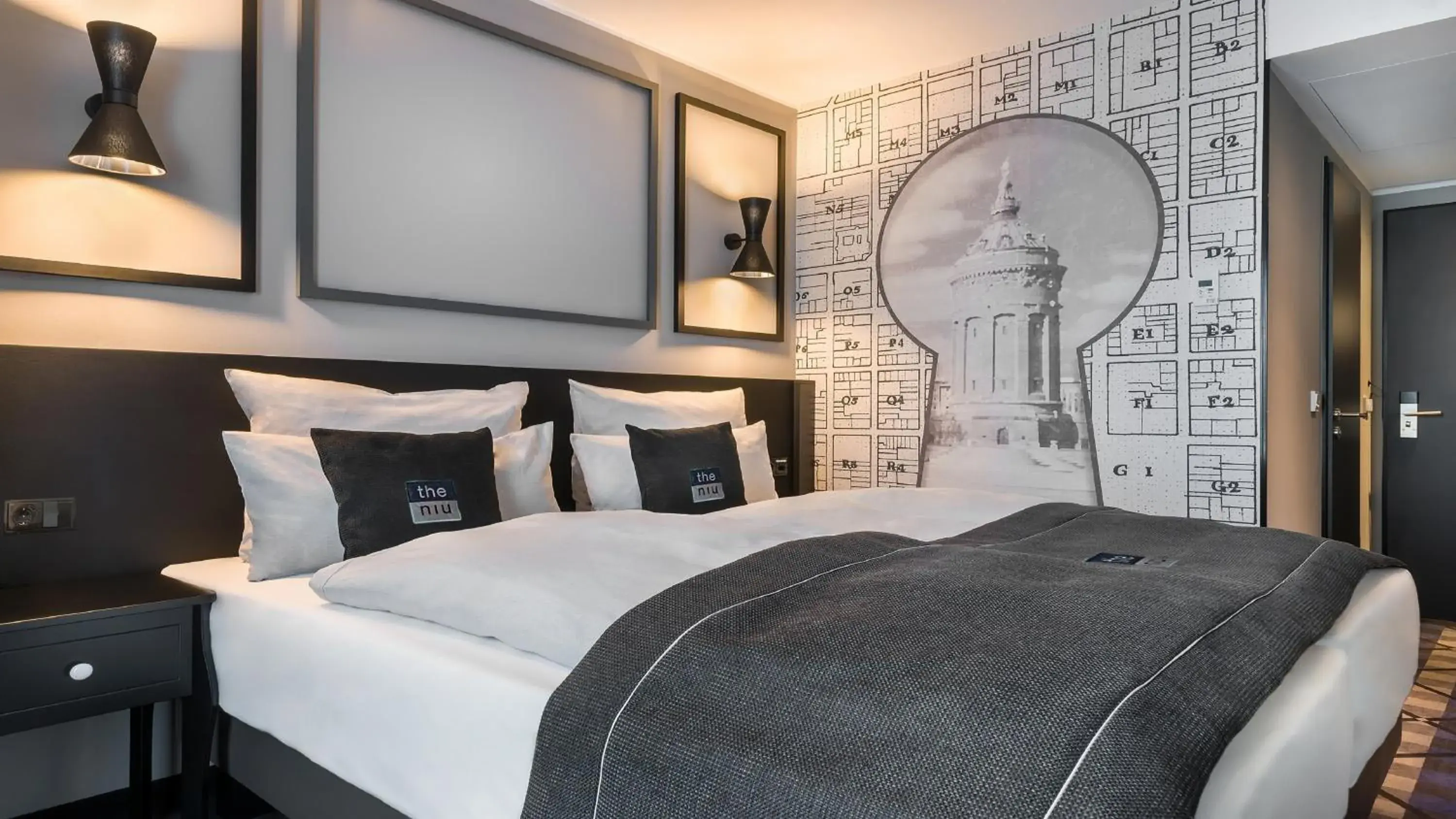 Photo of the whole room, Bed in Holiday Inn - the niu, Square Mannheim by IHG Photo of the whole room, Bed in Holiday Inn - the niu, Square Mannheim by IHG