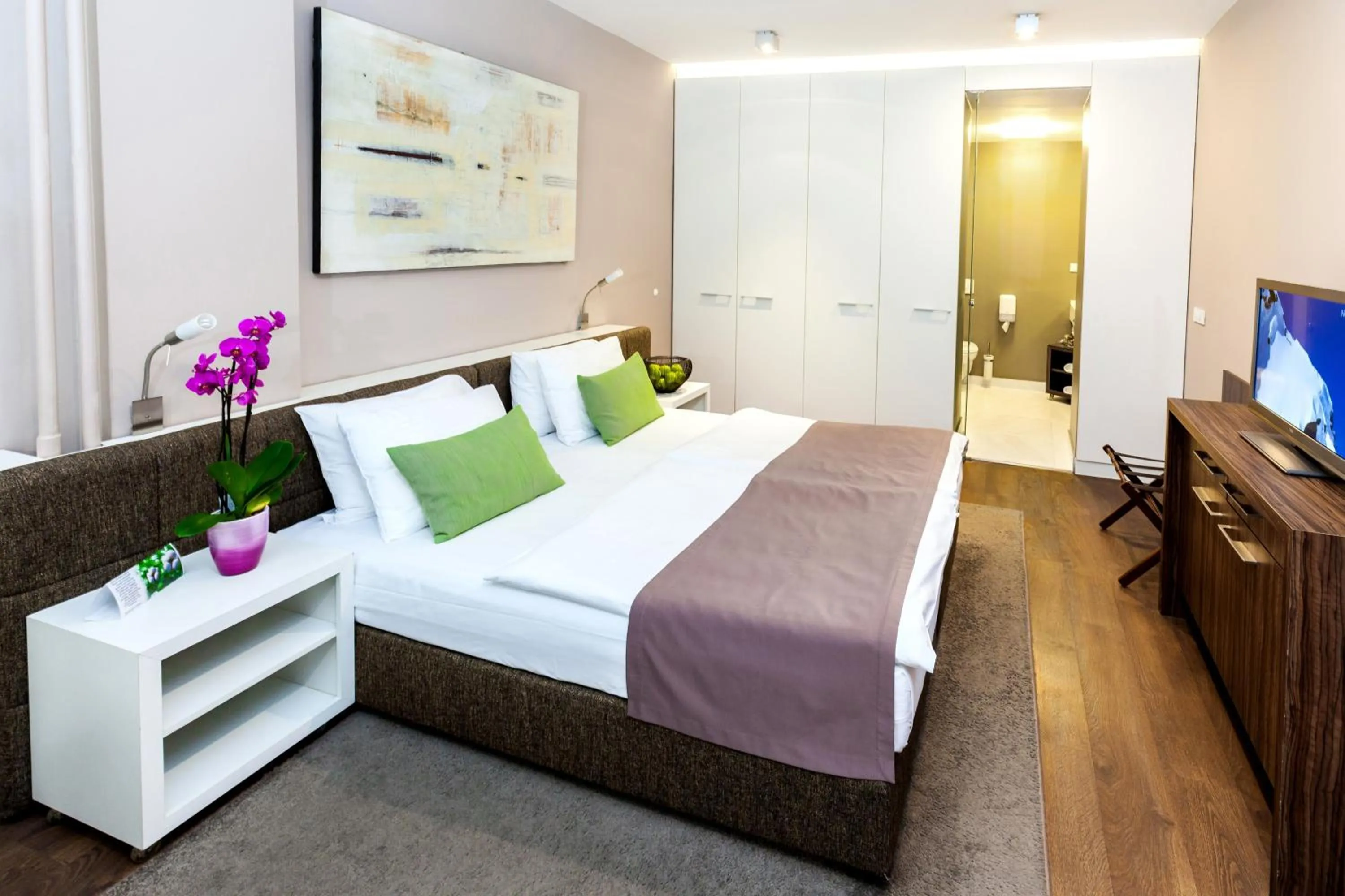 Spring, Bed in Adresa Suites