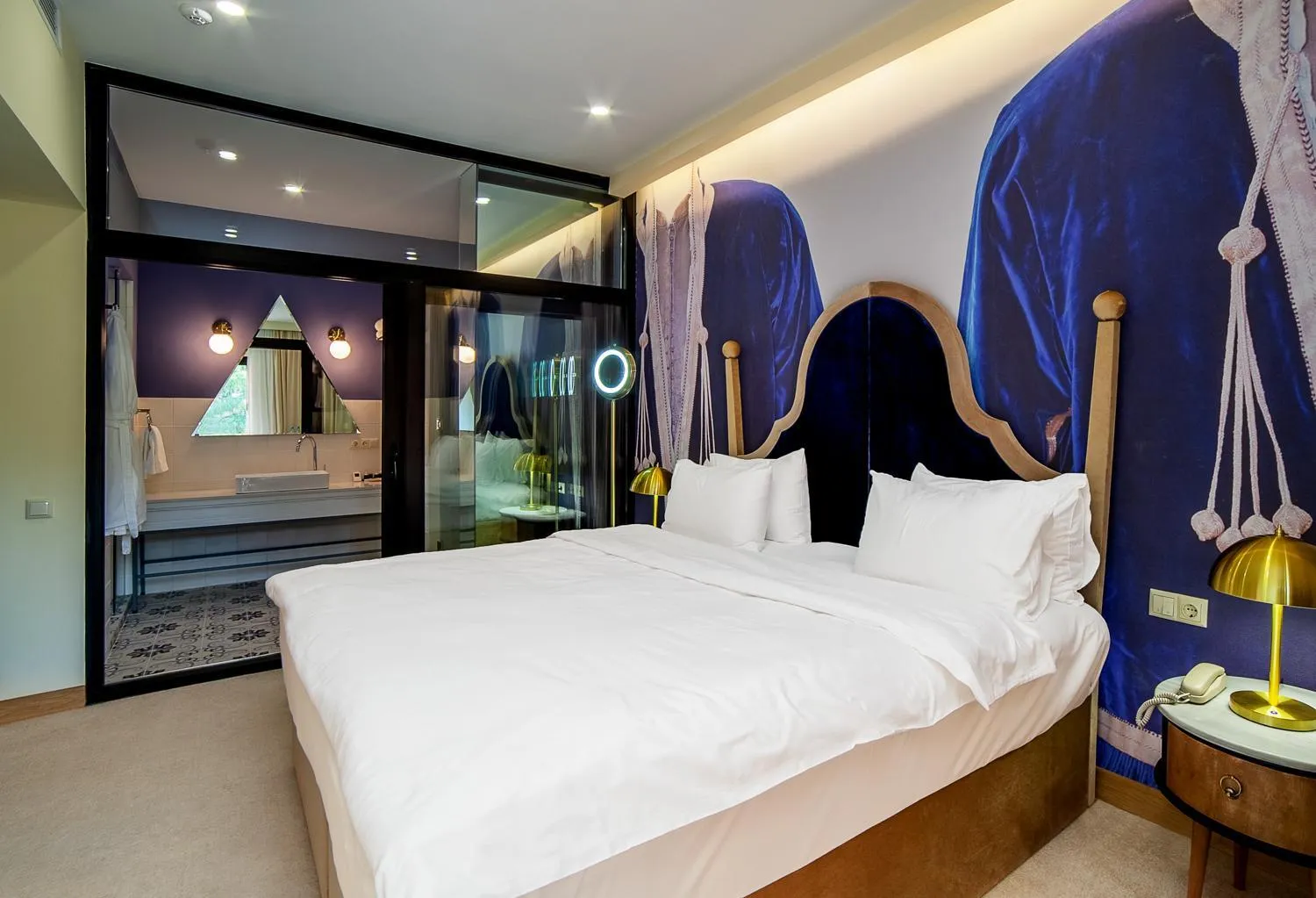 Shower, Bed in Folk Boutique Hotel