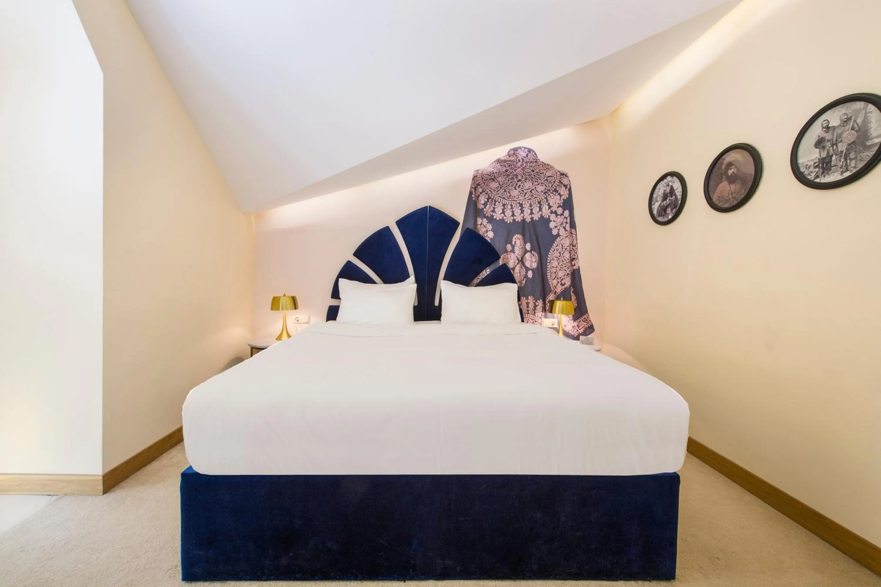 Coffee/tea facilities, Bed in Folk Boutique Hotel