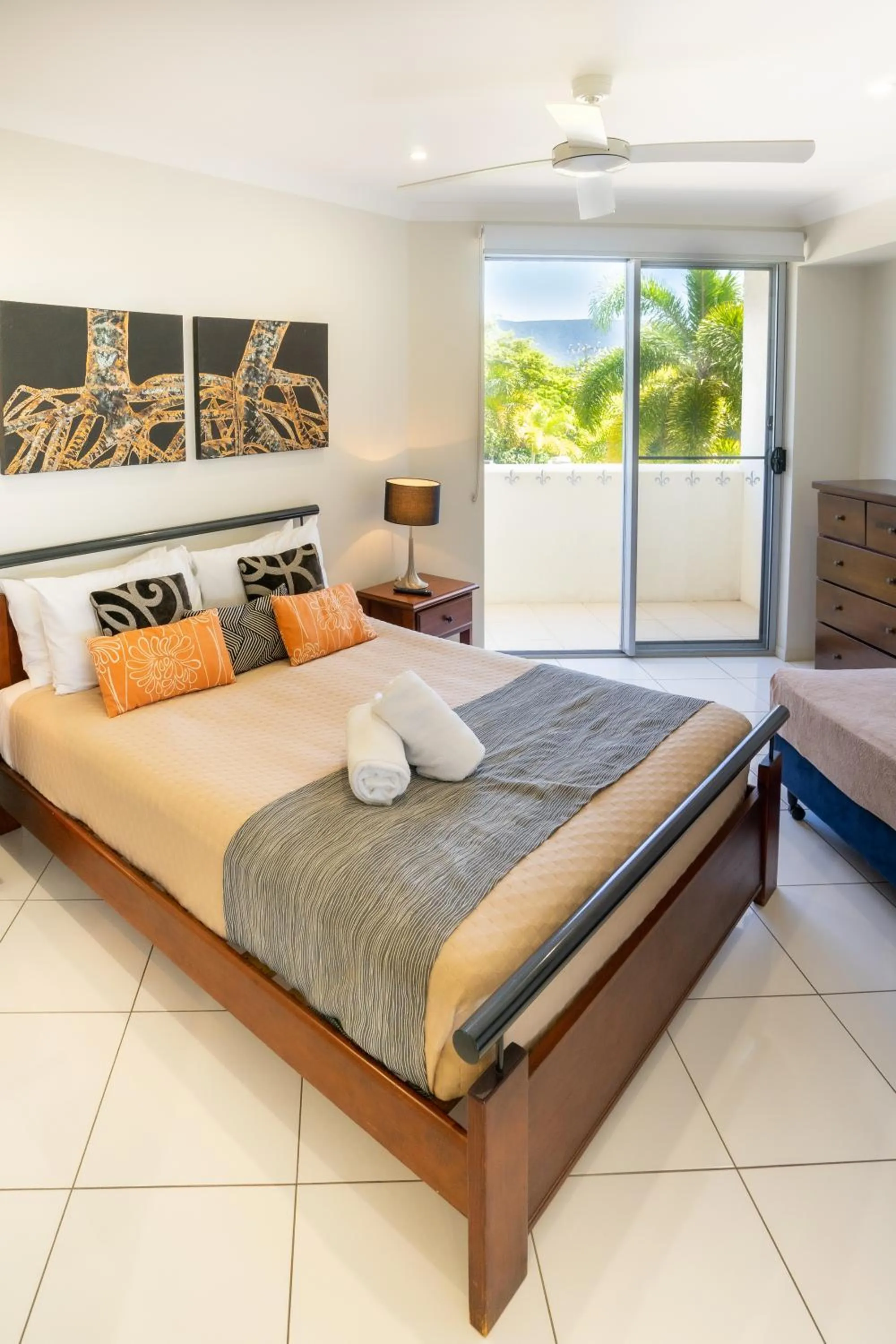 Bedroom, Bed in Vue Apartments Trinity Beach