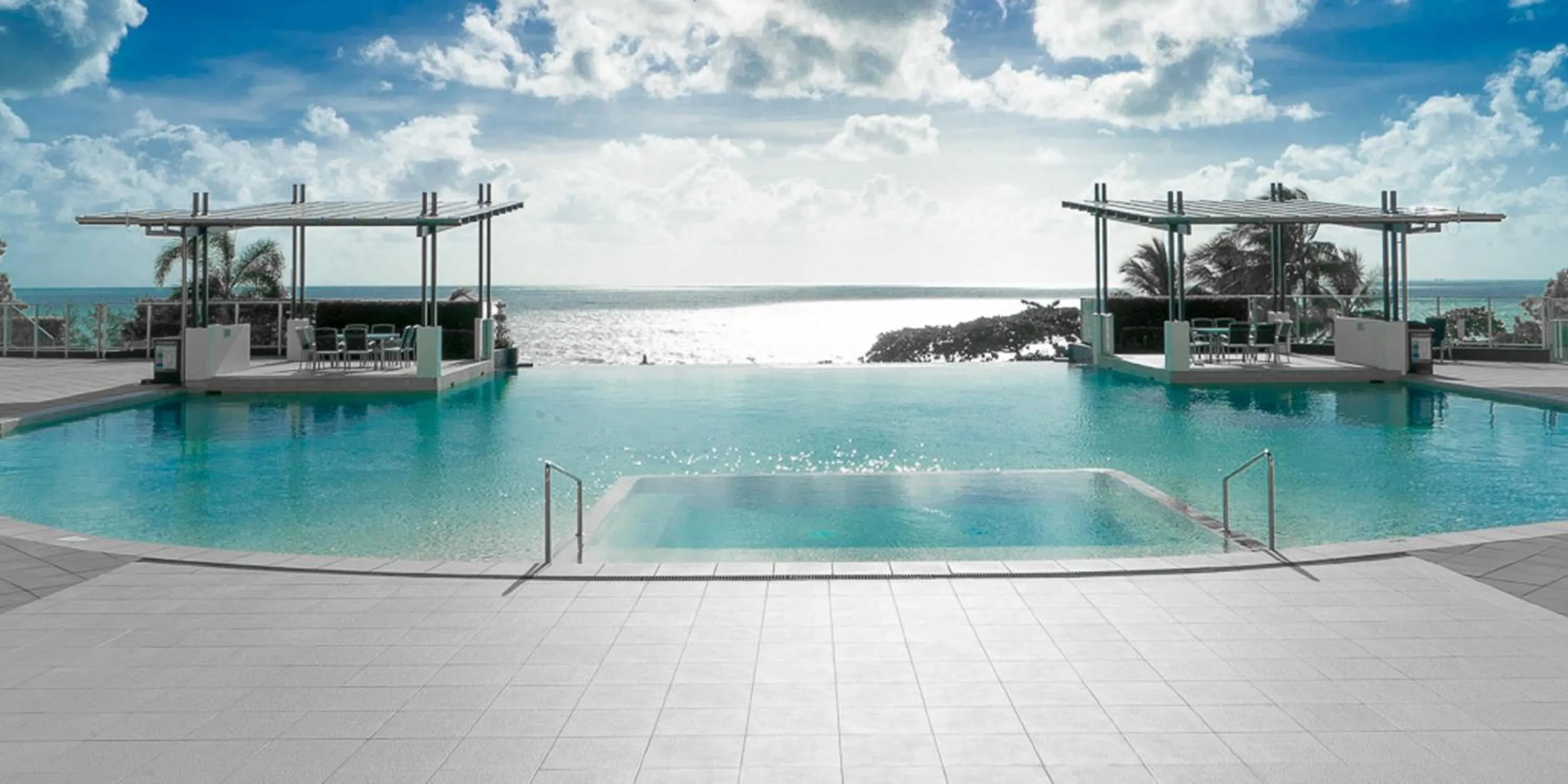 Sea view in Vue Apartments Trinity Beach