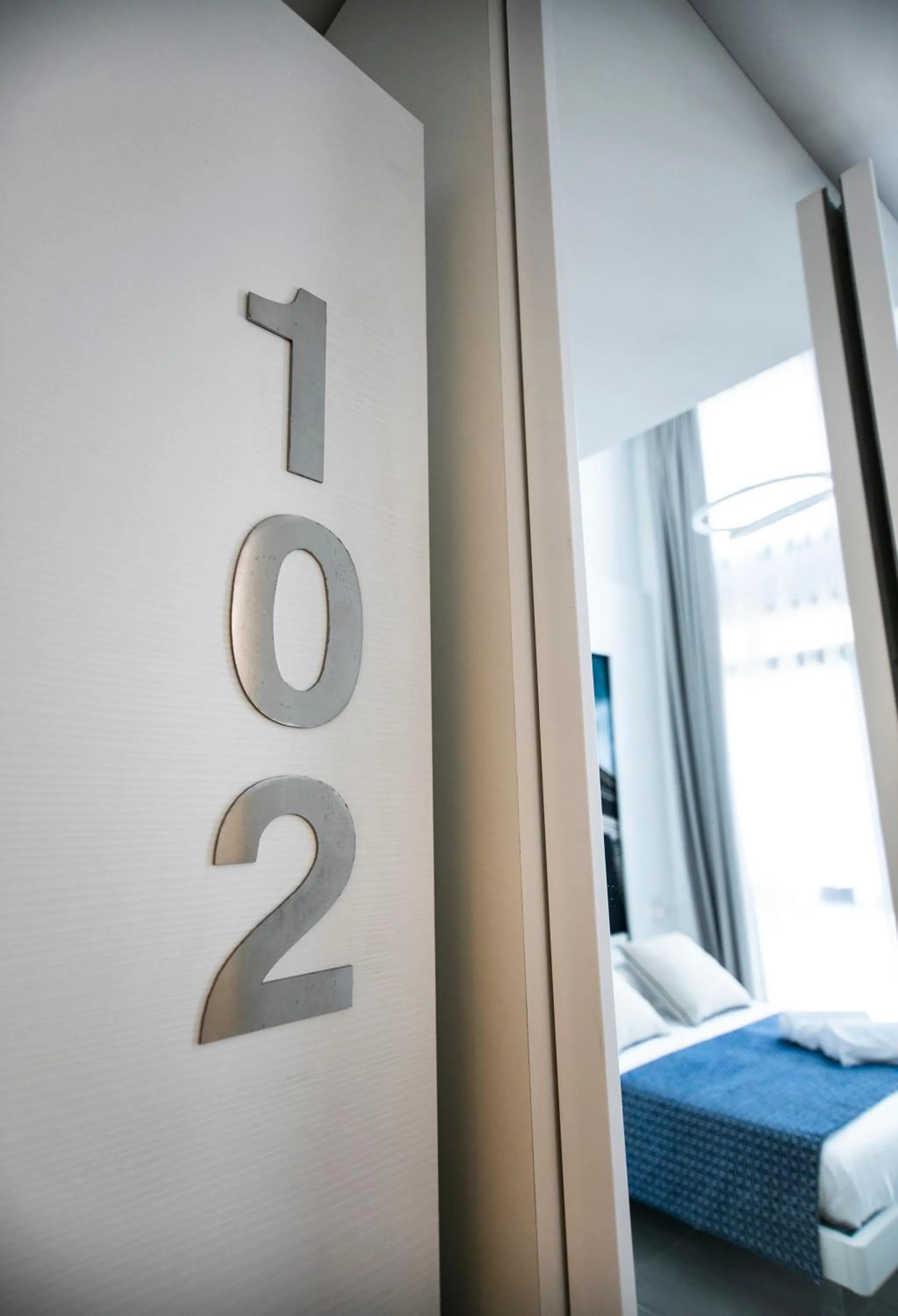 Decorative detail, Bed in Suite Quaroni