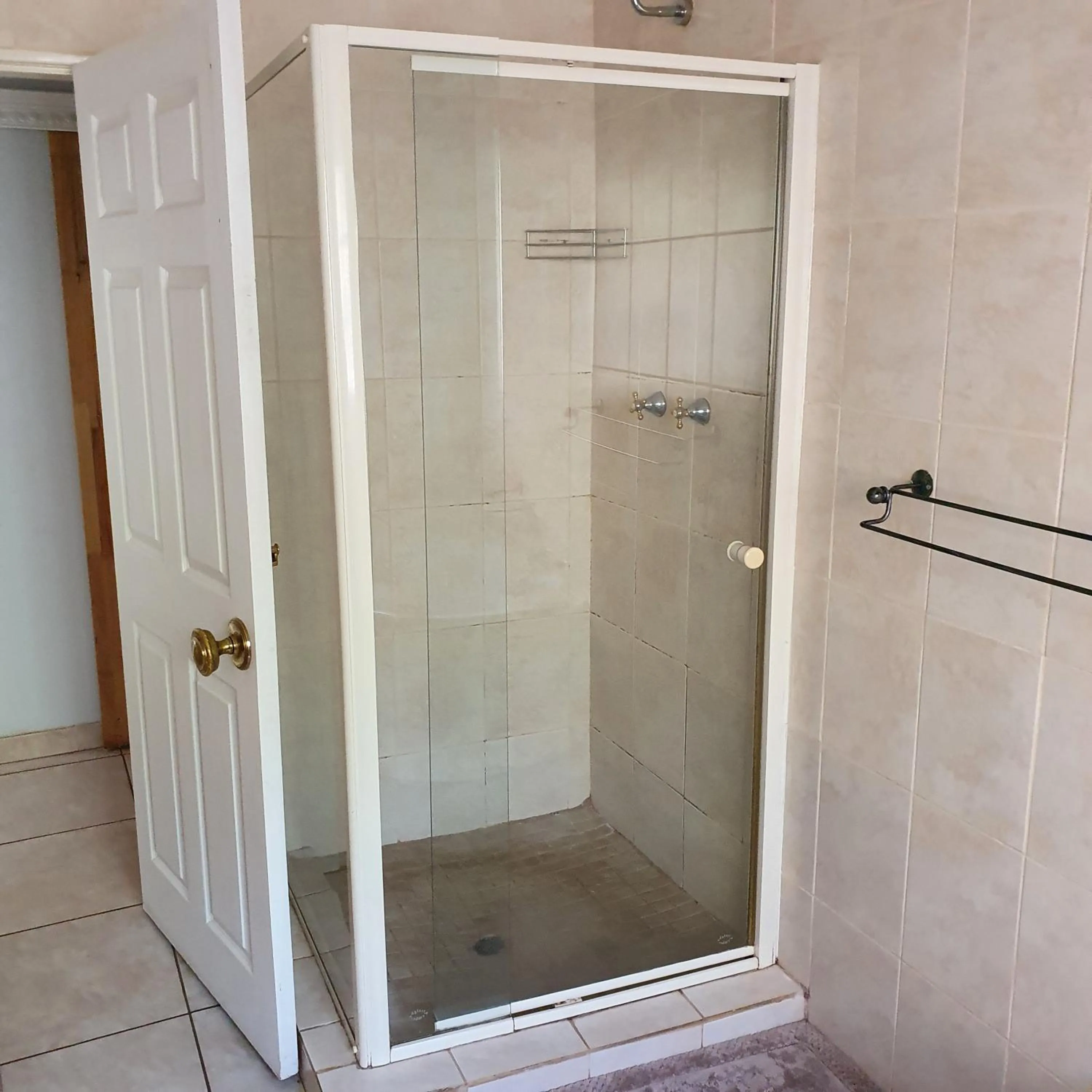 Shower in New Beginnings B&B