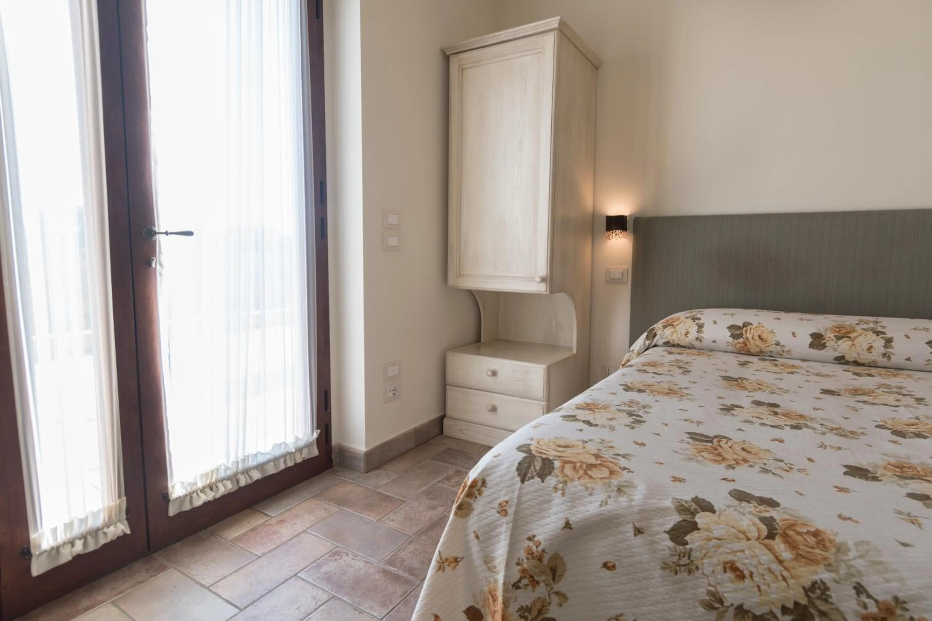 Bedroom, Bed in Rosa di Assisi