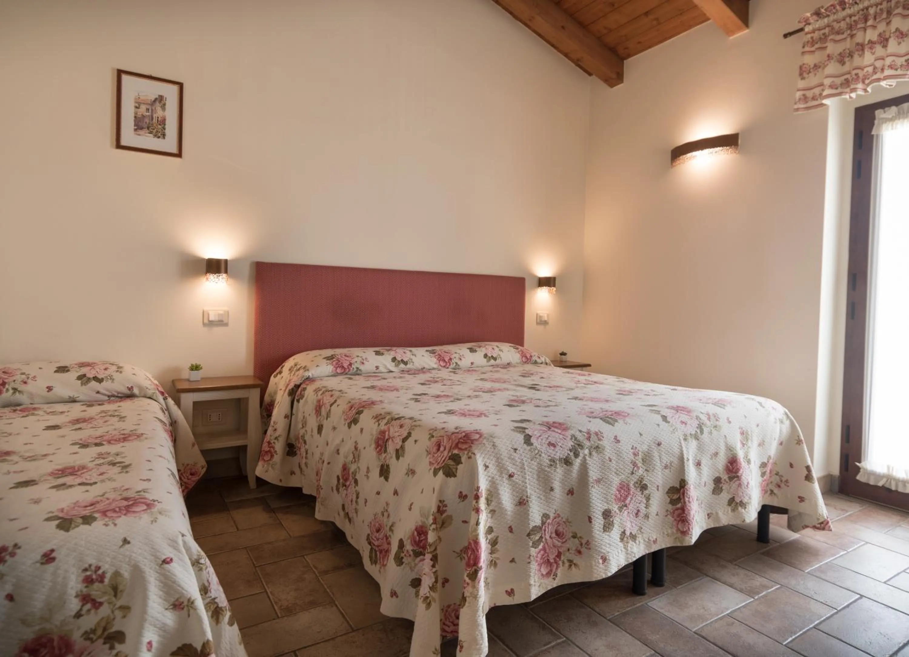 Bedroom, Bed in Rosa di Assisi