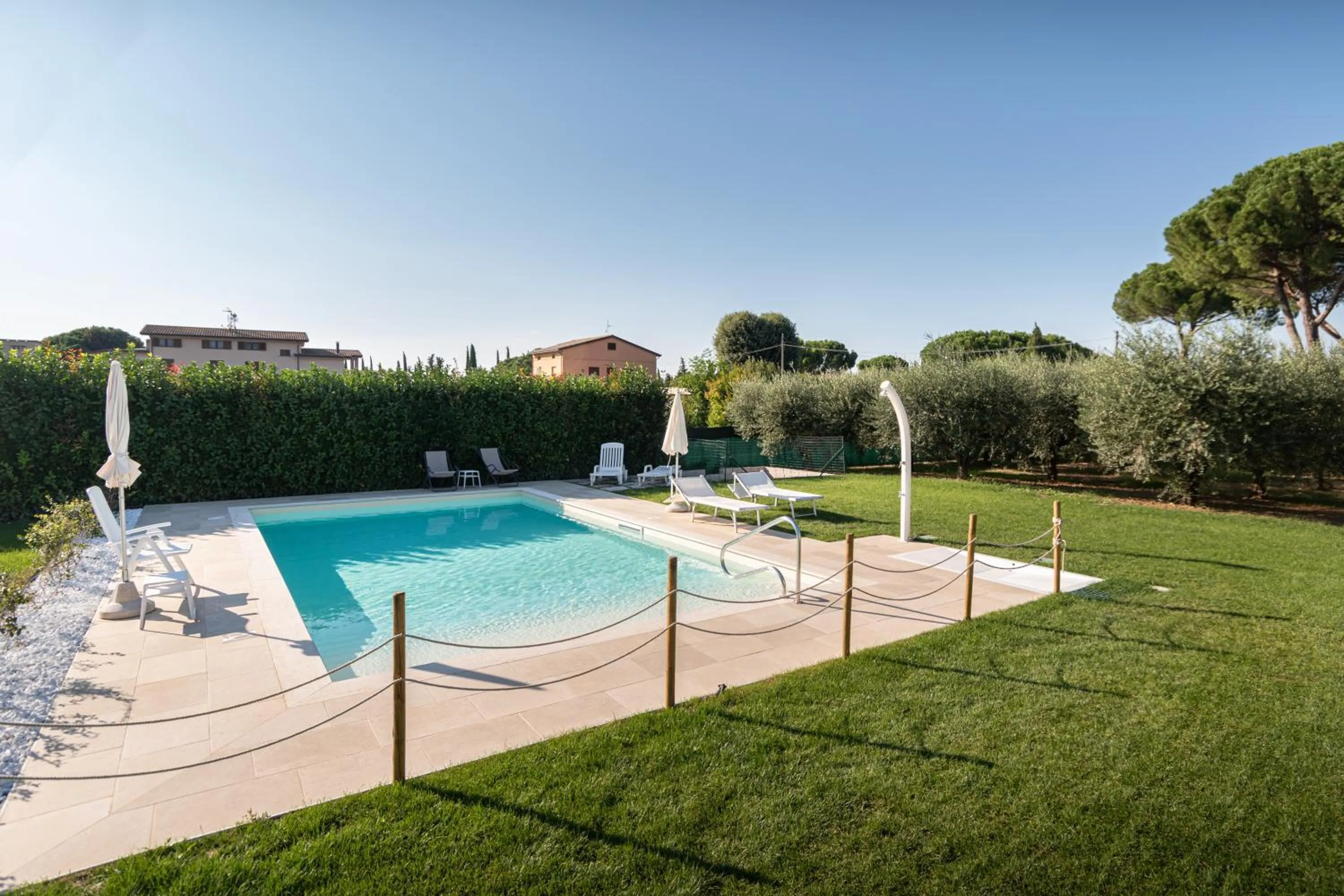 Pool view in Rosa di Assisi