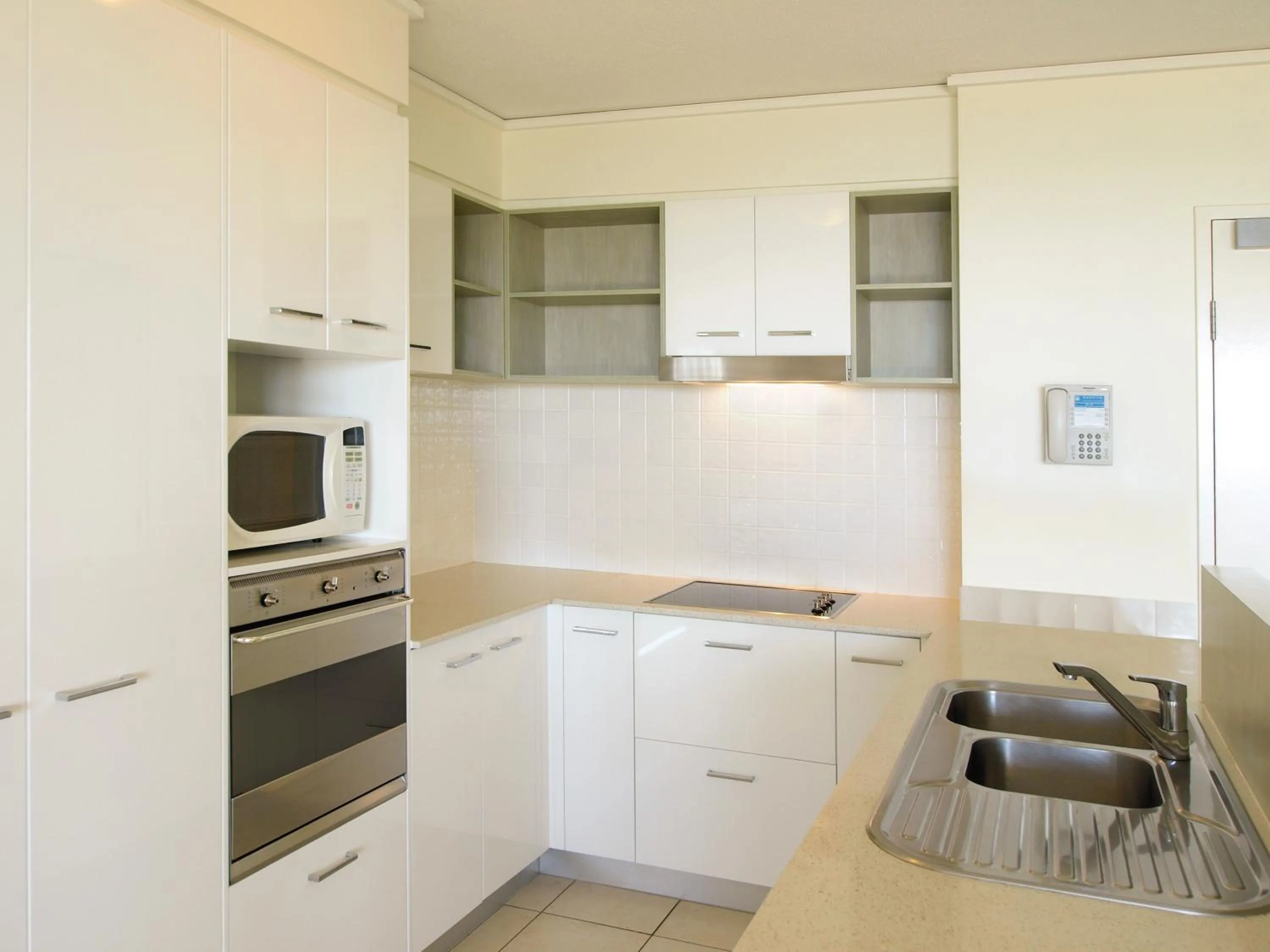 Kitchen or kitchenette in Oaks Sunshine Coast Seaforth Resort
