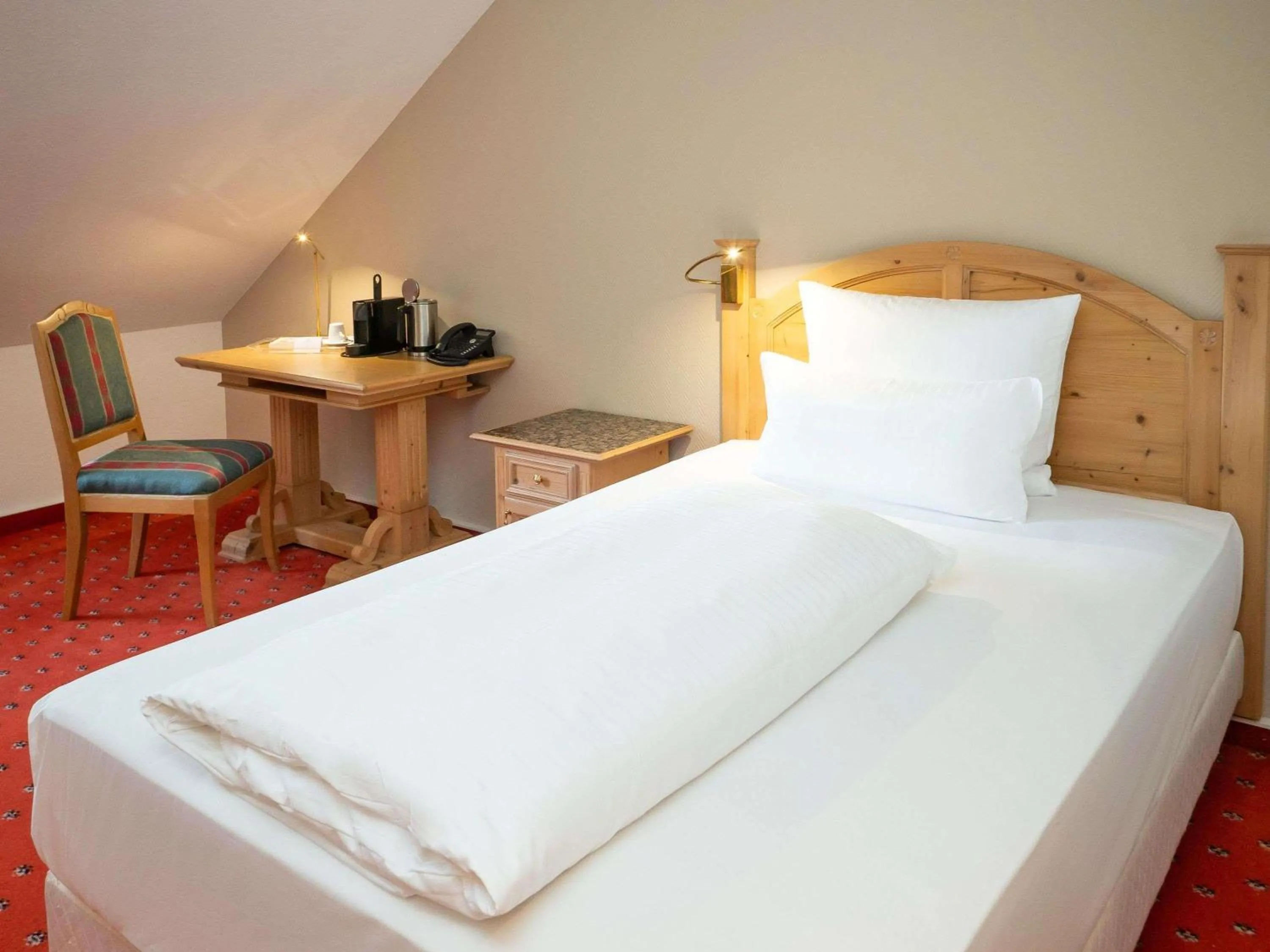 Bedroom, Bed in Atomis Hotel Munich Airport by Mercure