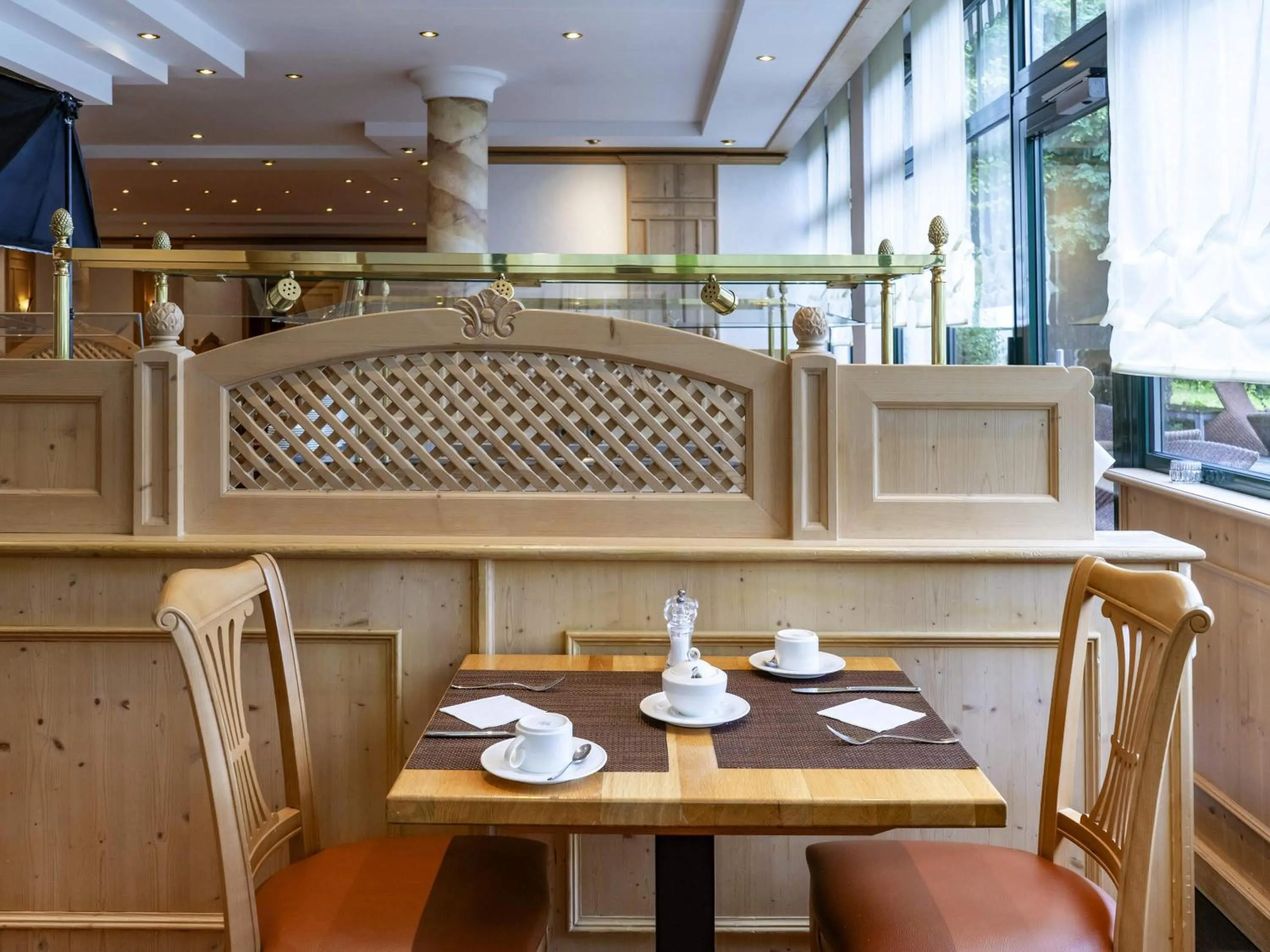 Restaurant/places to eat in Atomis Hotel Munich Airport by Mercure