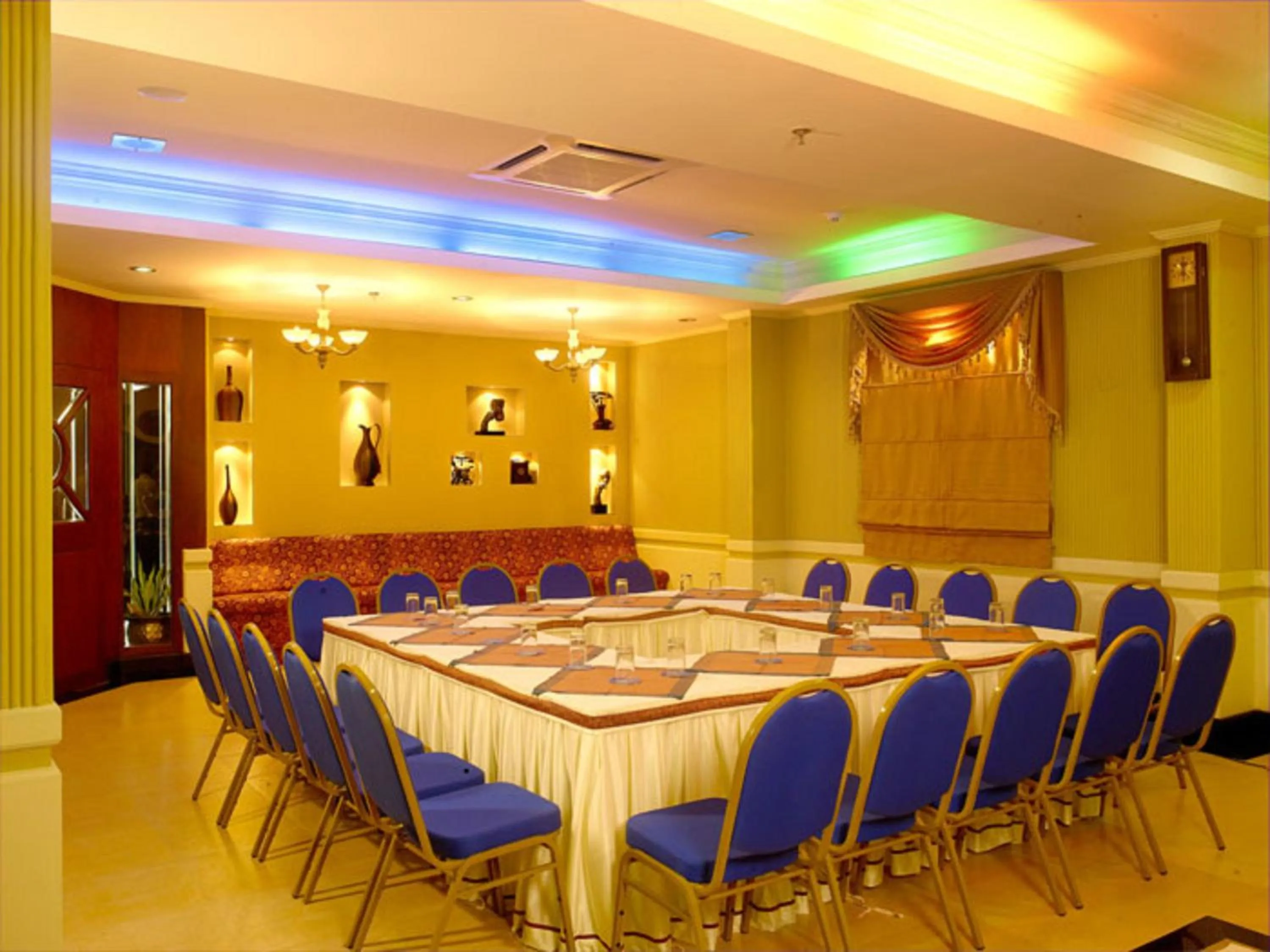 Meeting/conference room in Regant Lake Palace Hotel