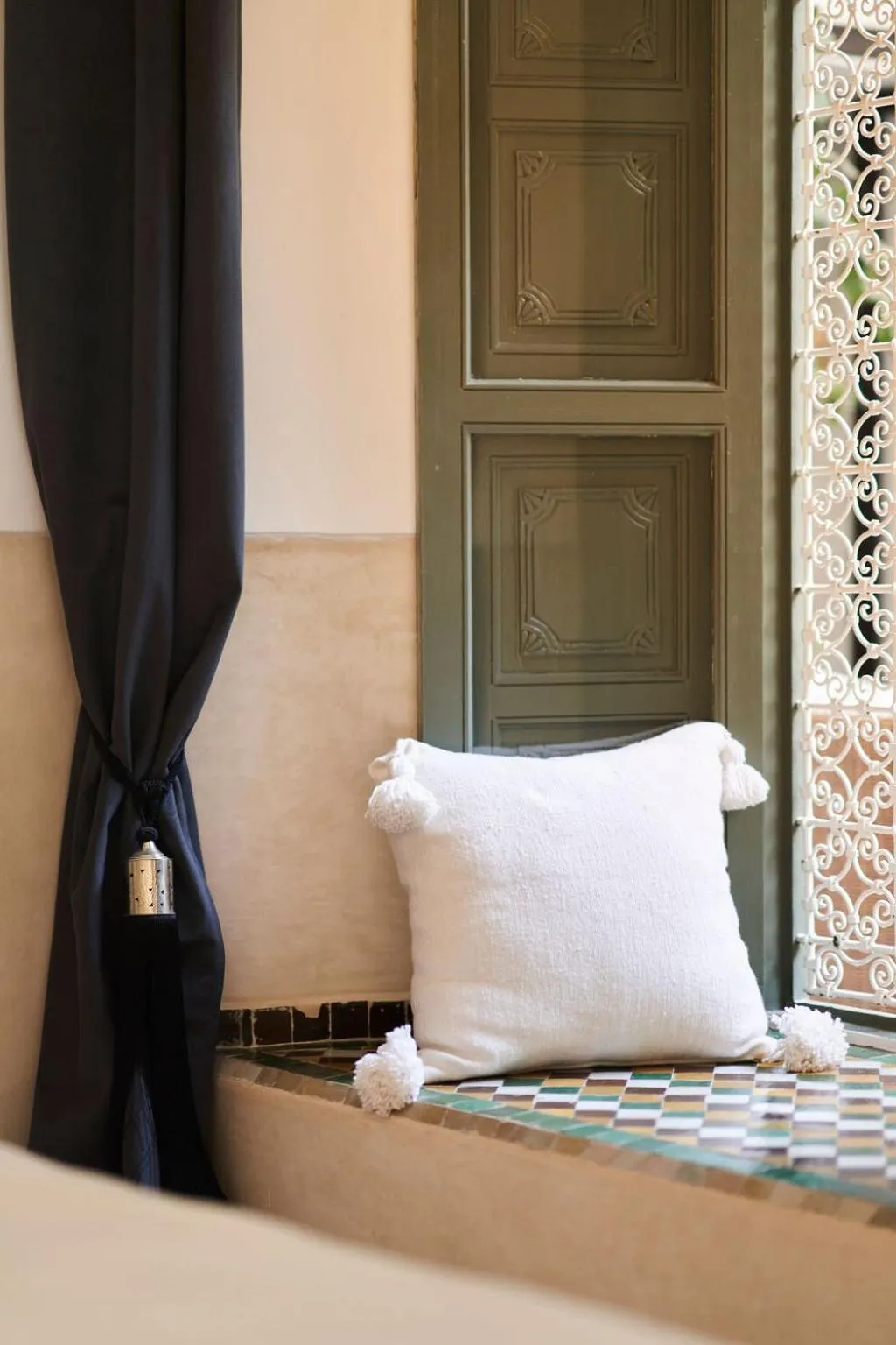 Decorative detail, Bed in Riad Rafaele & SPA