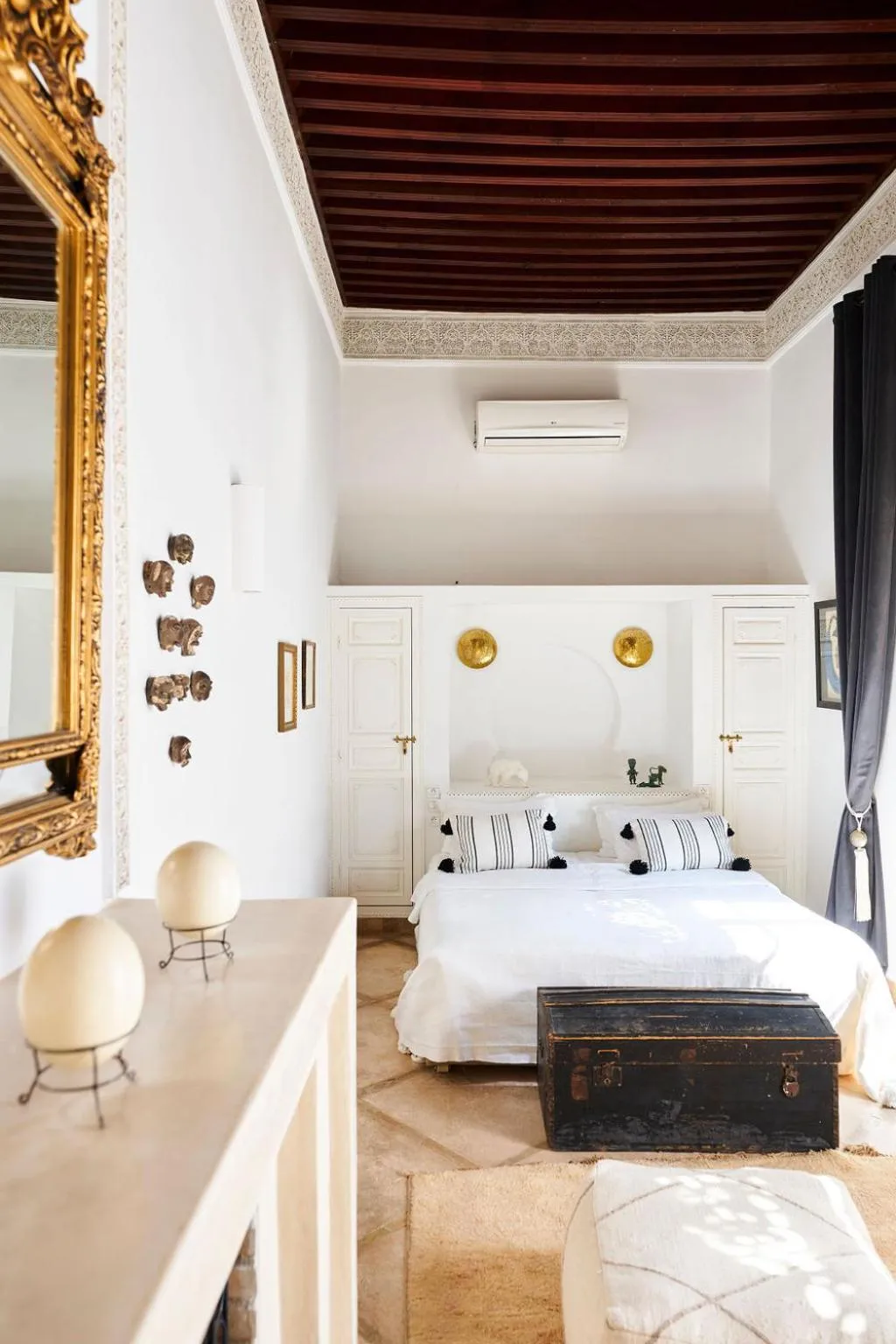 Bed in Riad Rafaele & SPA